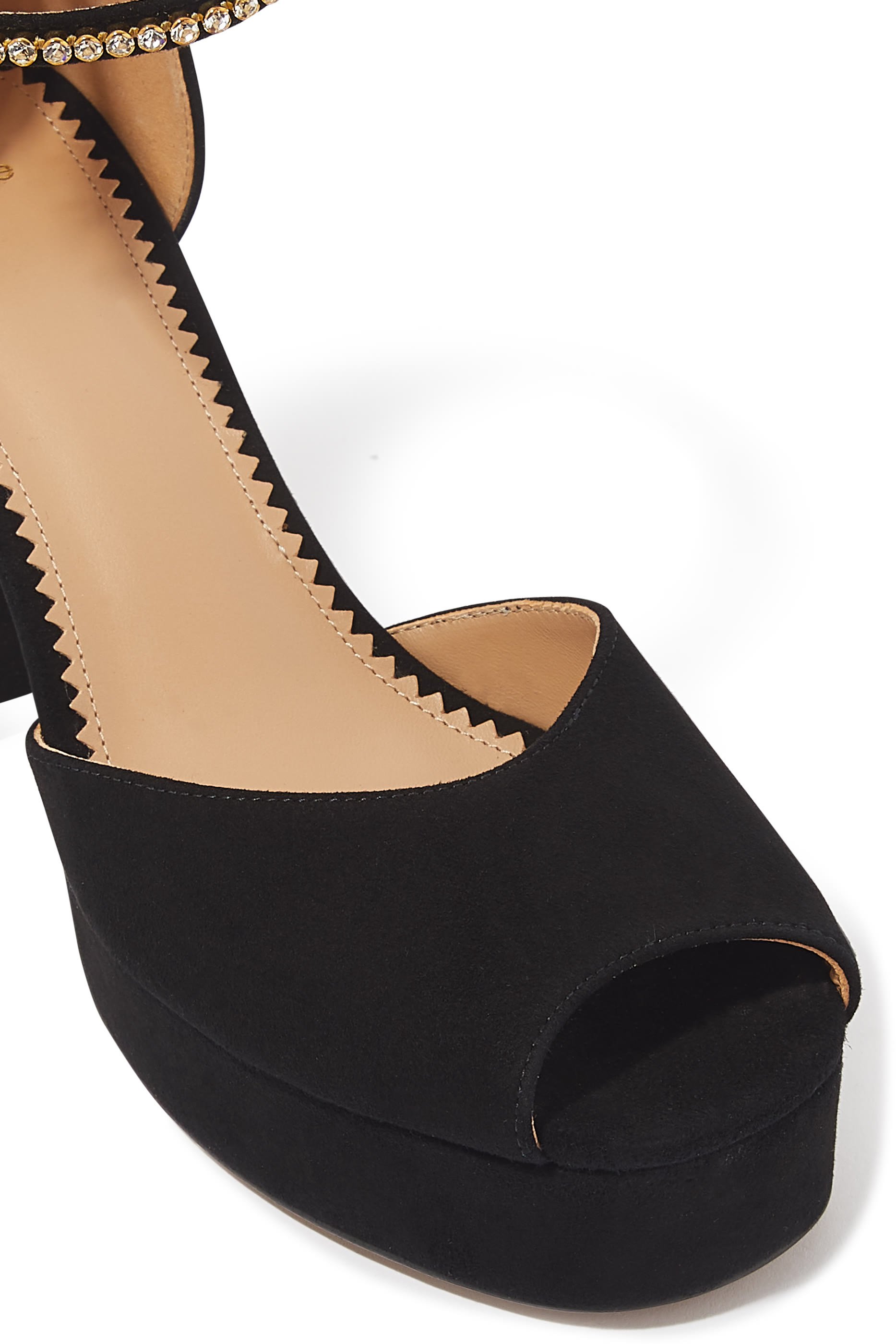 صندل بكعب مرتفع