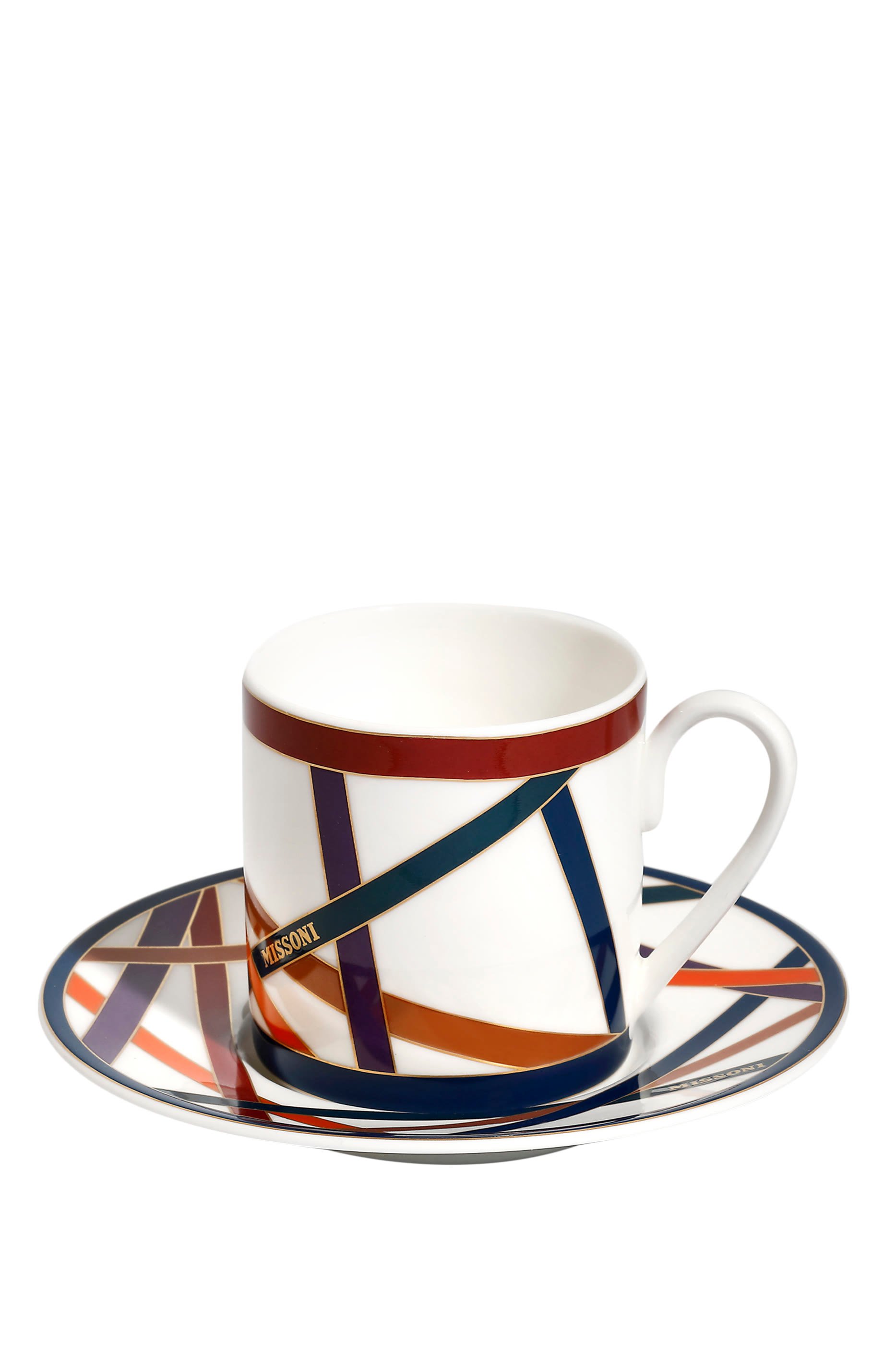 طبق وفنجان قهوة ناستري