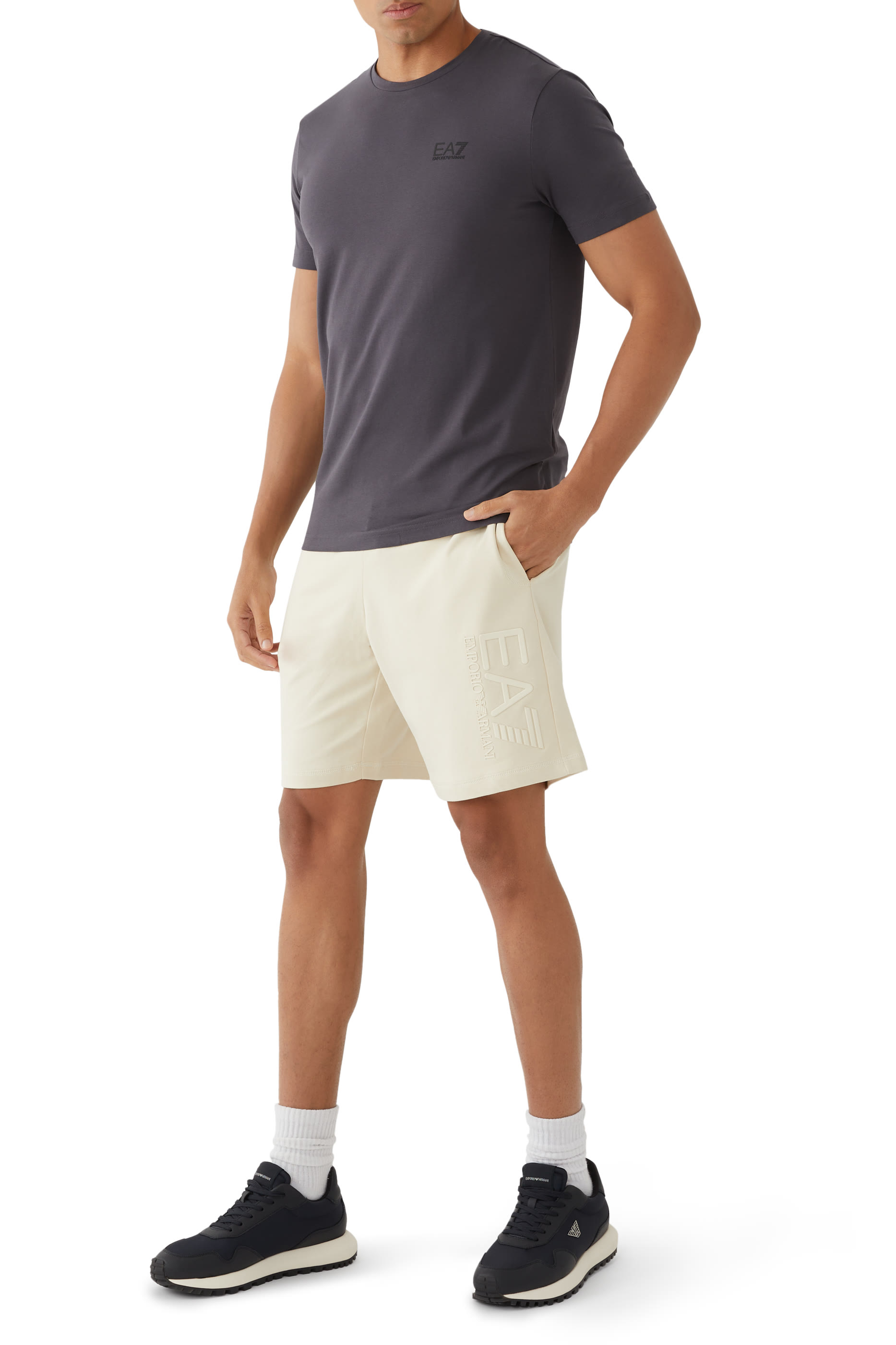 تيشيرت قطن بشعار الماركة