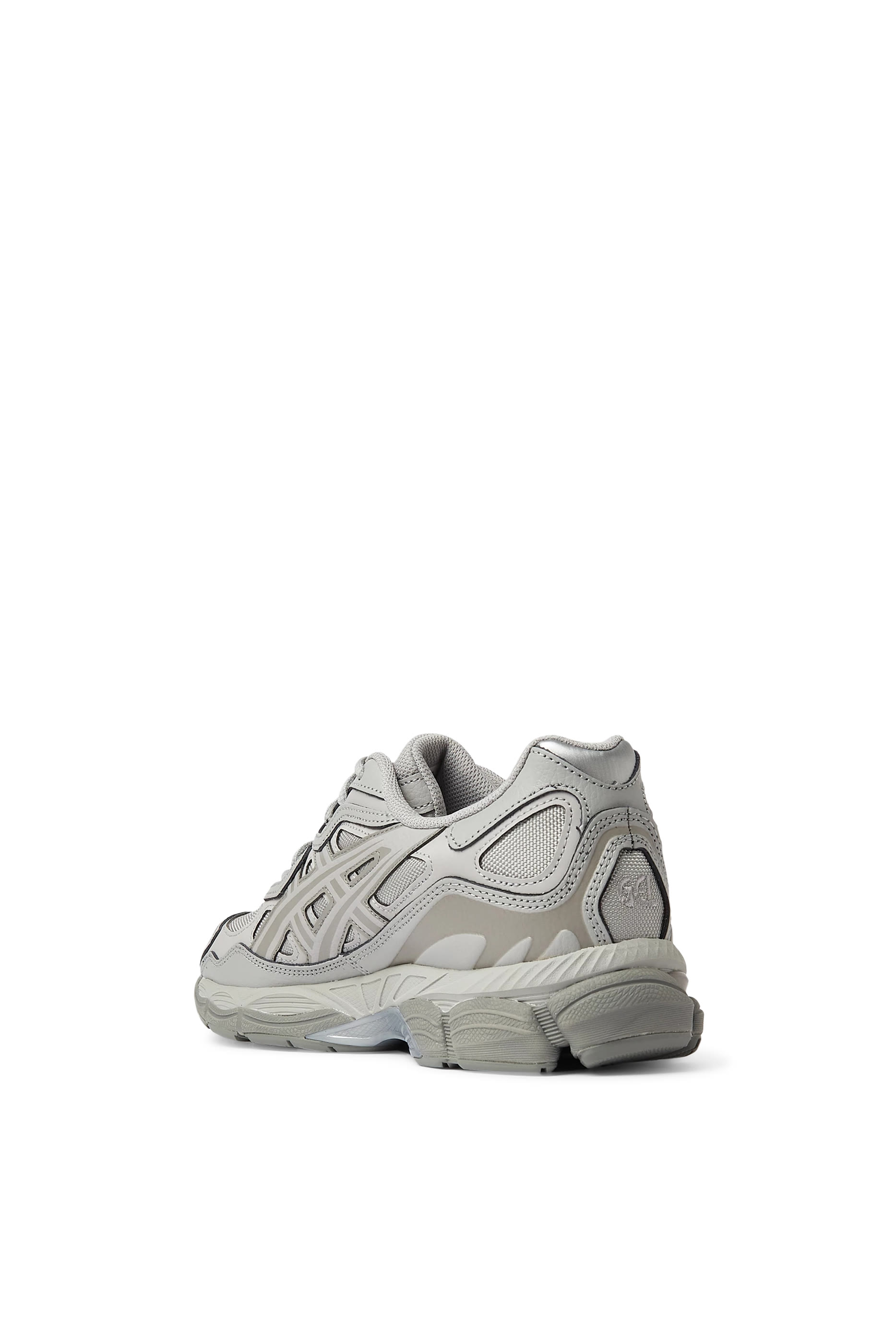 سنيكرز جل-ان واي سي