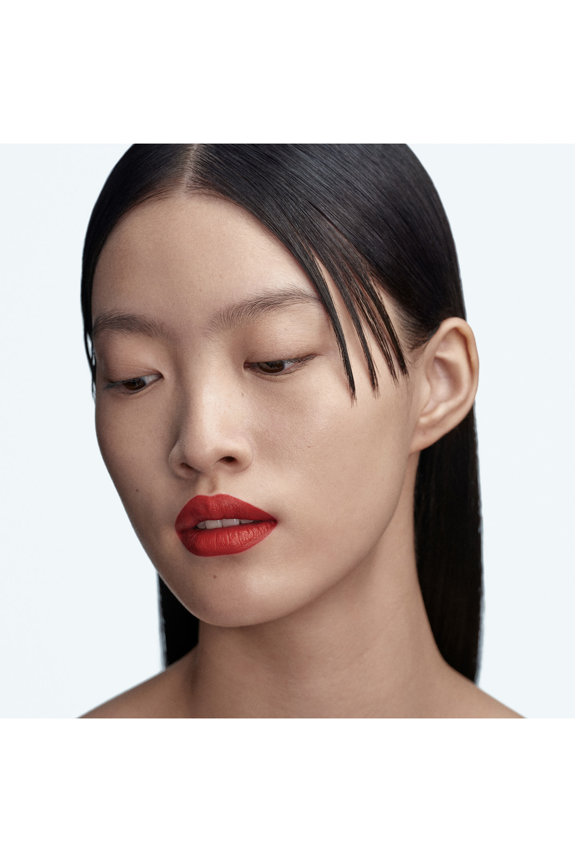 أحمر شفاه غير لامع