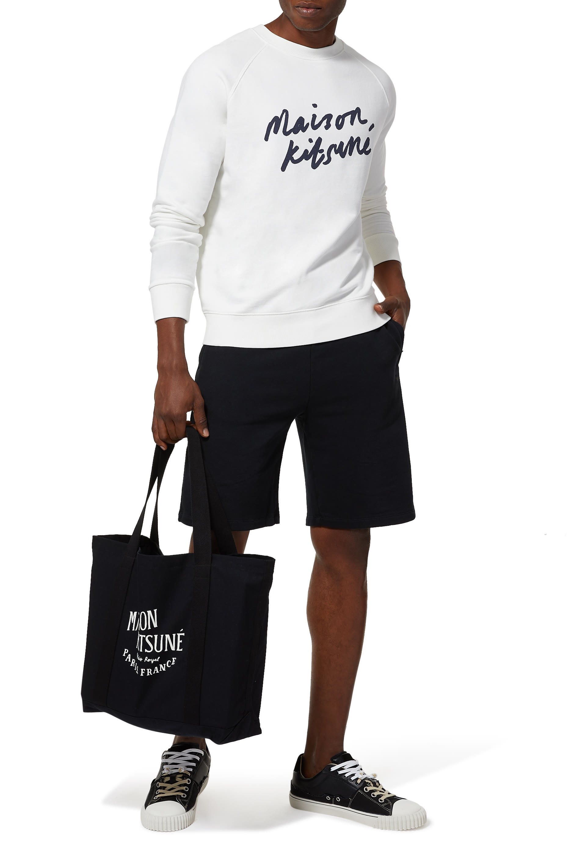 سويت شيرت بشعار الماركة مكتوب باليد