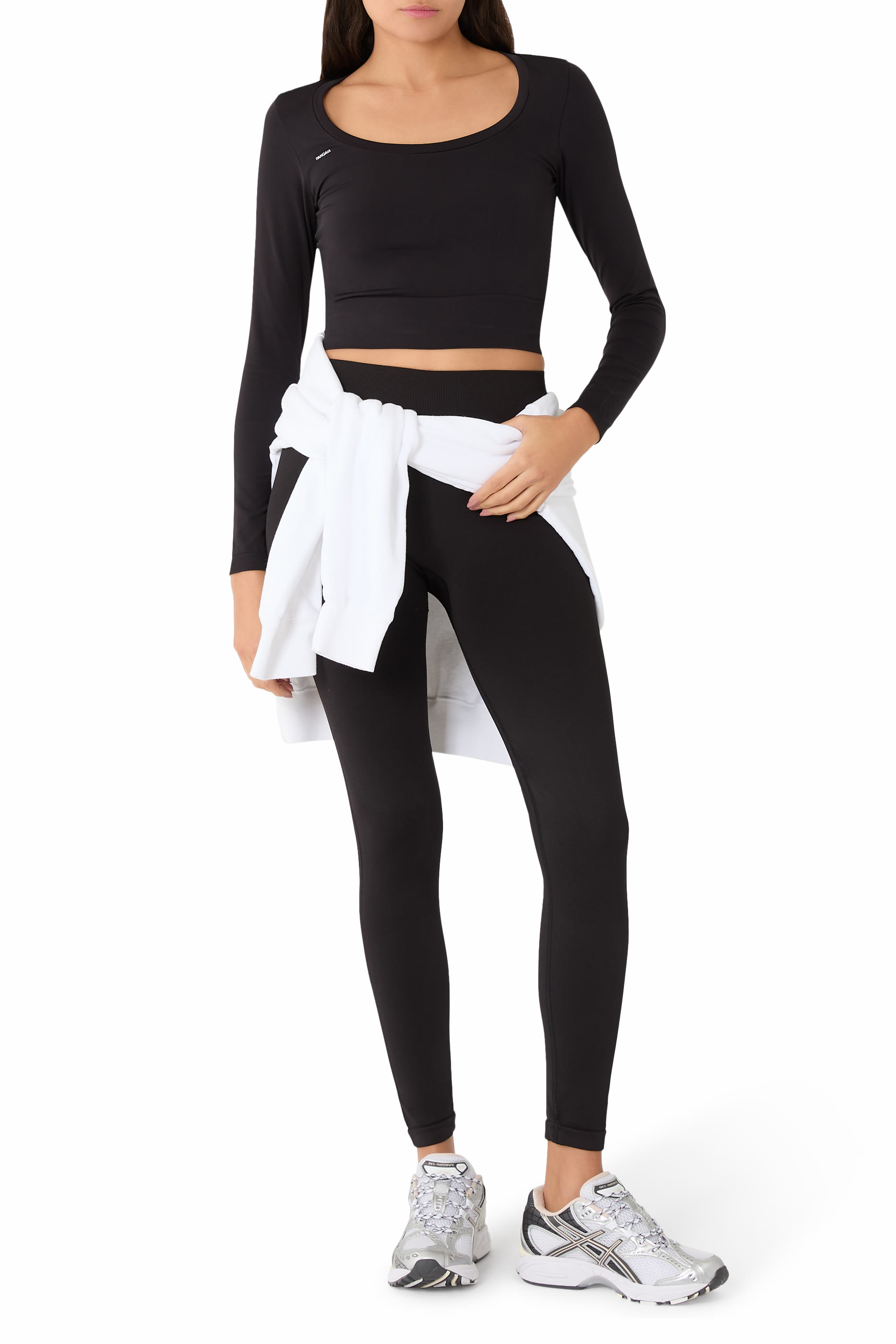 بلوزة بأكمام طويلة وقصة قصيرة خامات نباتية مطاطية