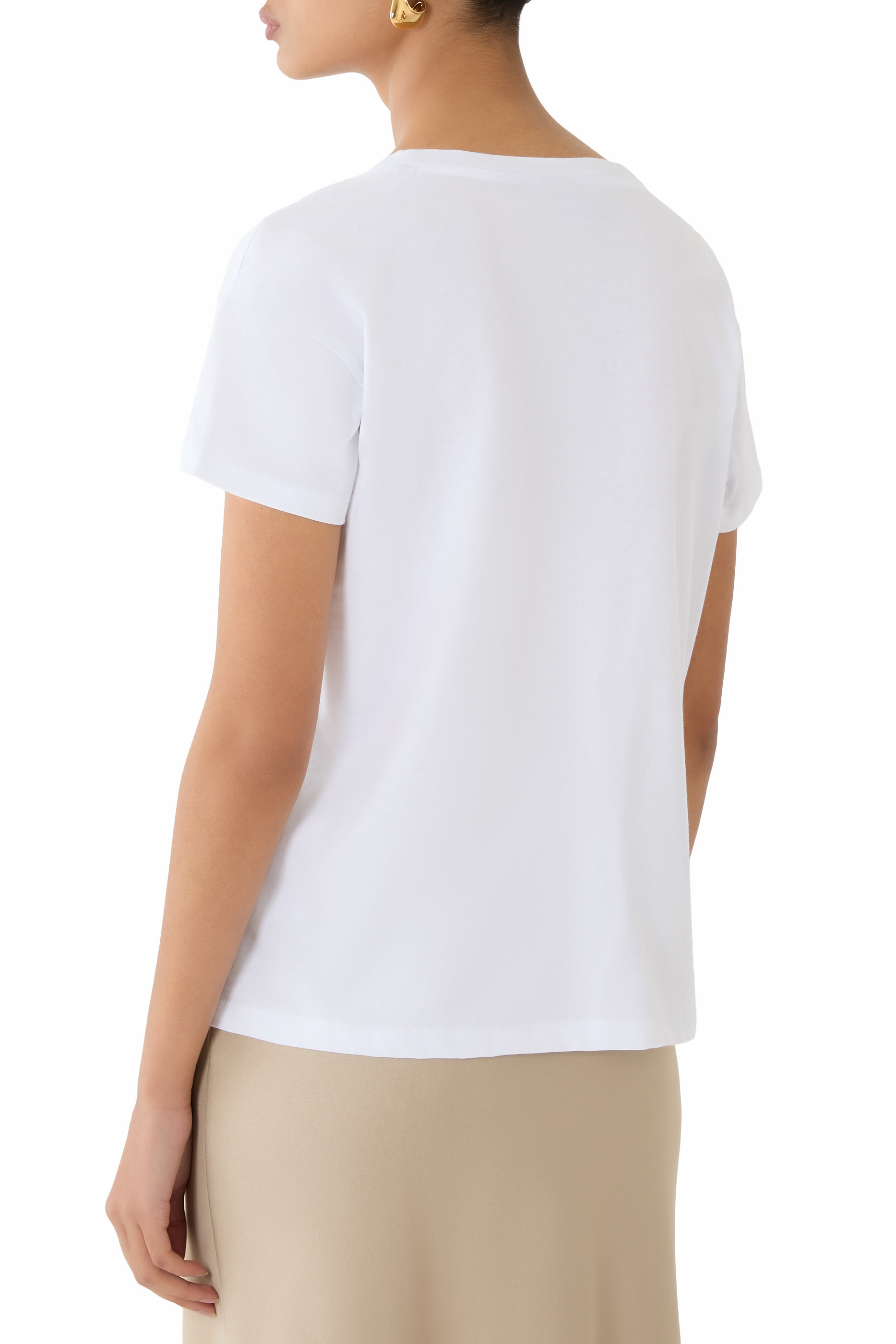 تيشيرت بياقة مزينة بسلسلة من تشكيلة الملابس شبه الرسمية