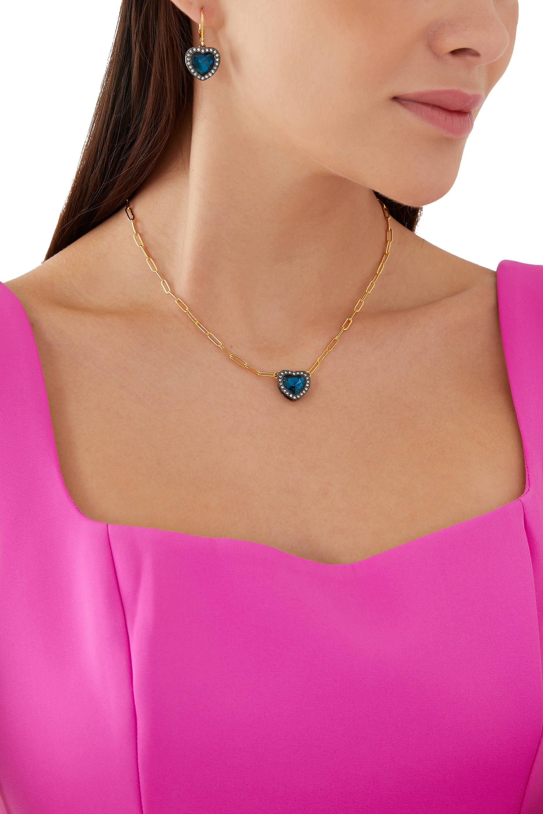 قلادة هالة بتصميم قلب مرصع بالماس معدن