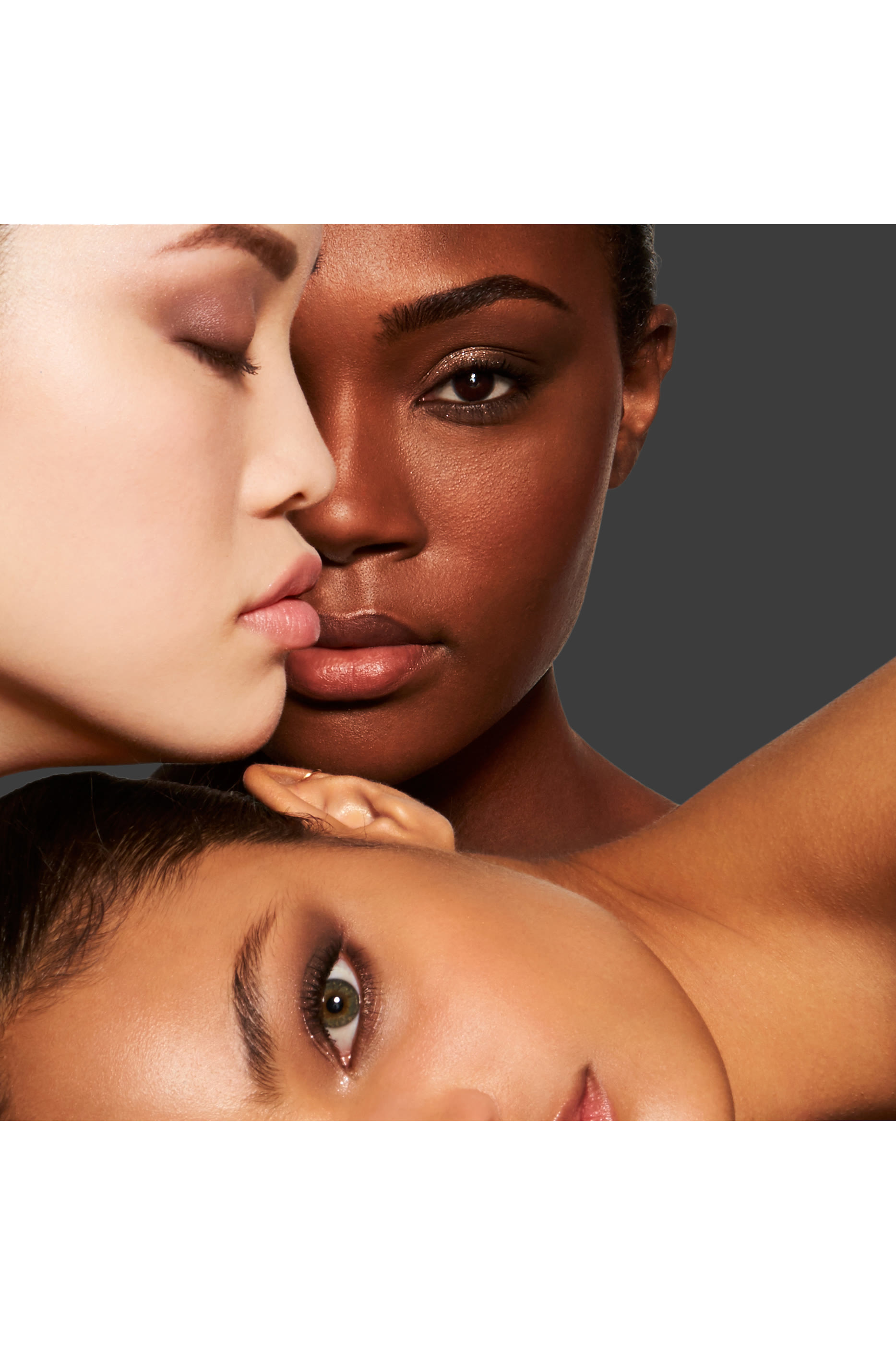 ظلال عيون بأربعة ألوان