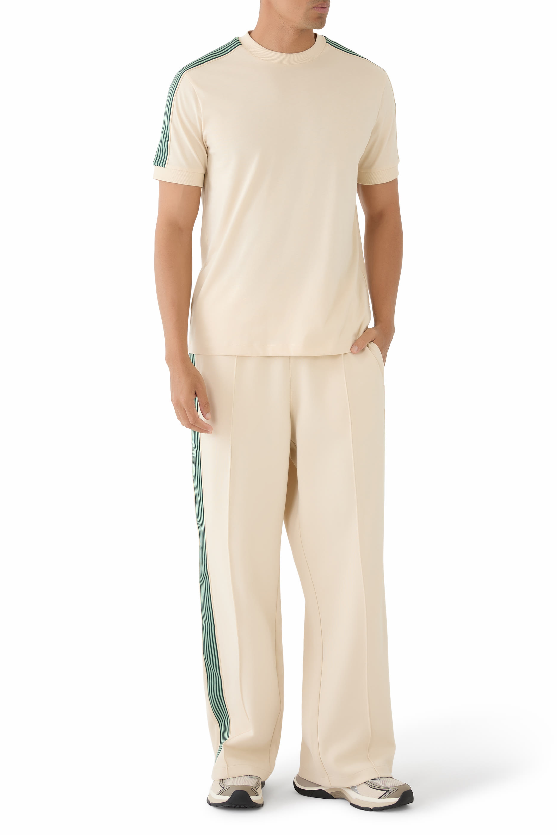 تيشيرت بشعار الماركة قطن