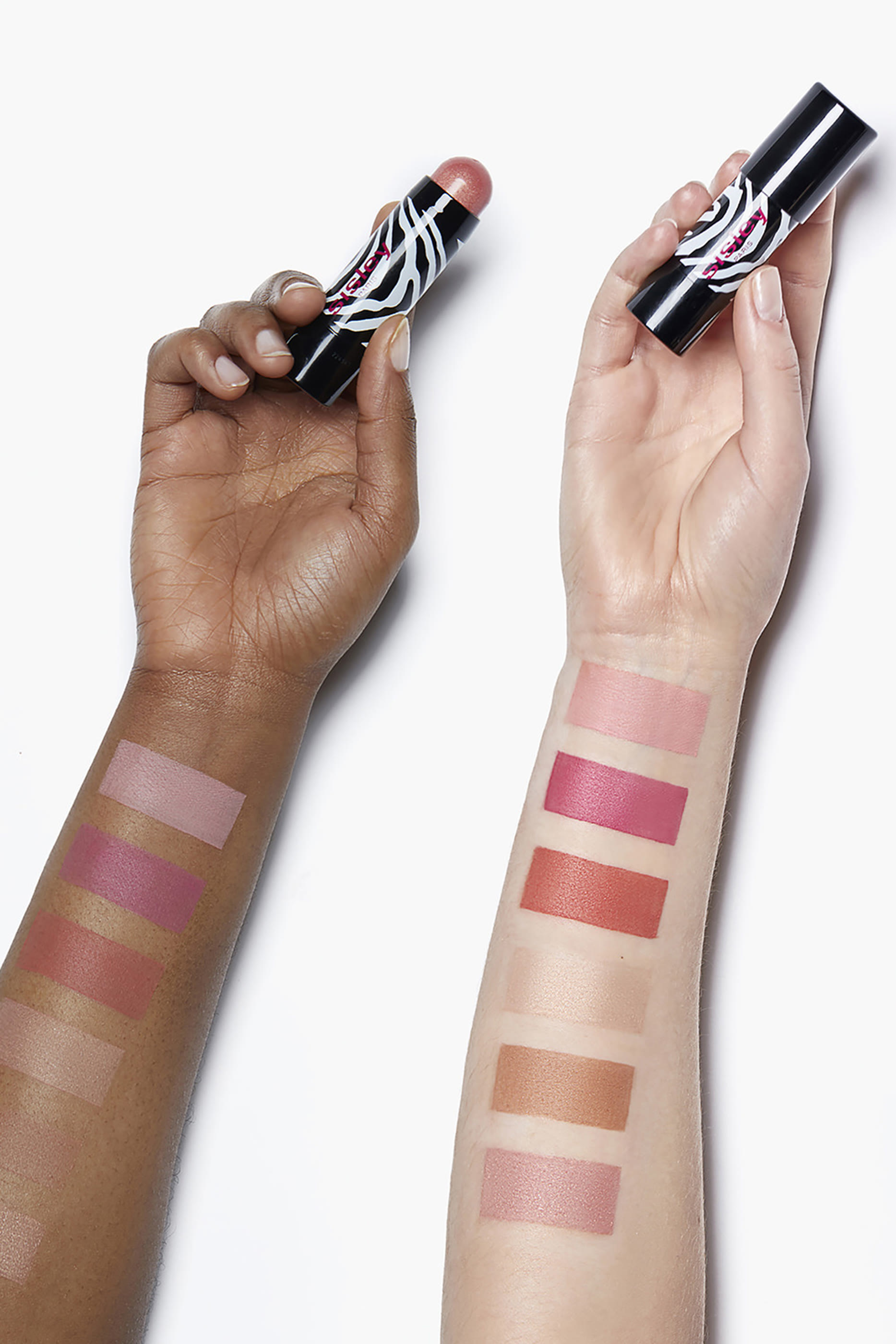 أحمر خدود فيتو بلش تويست