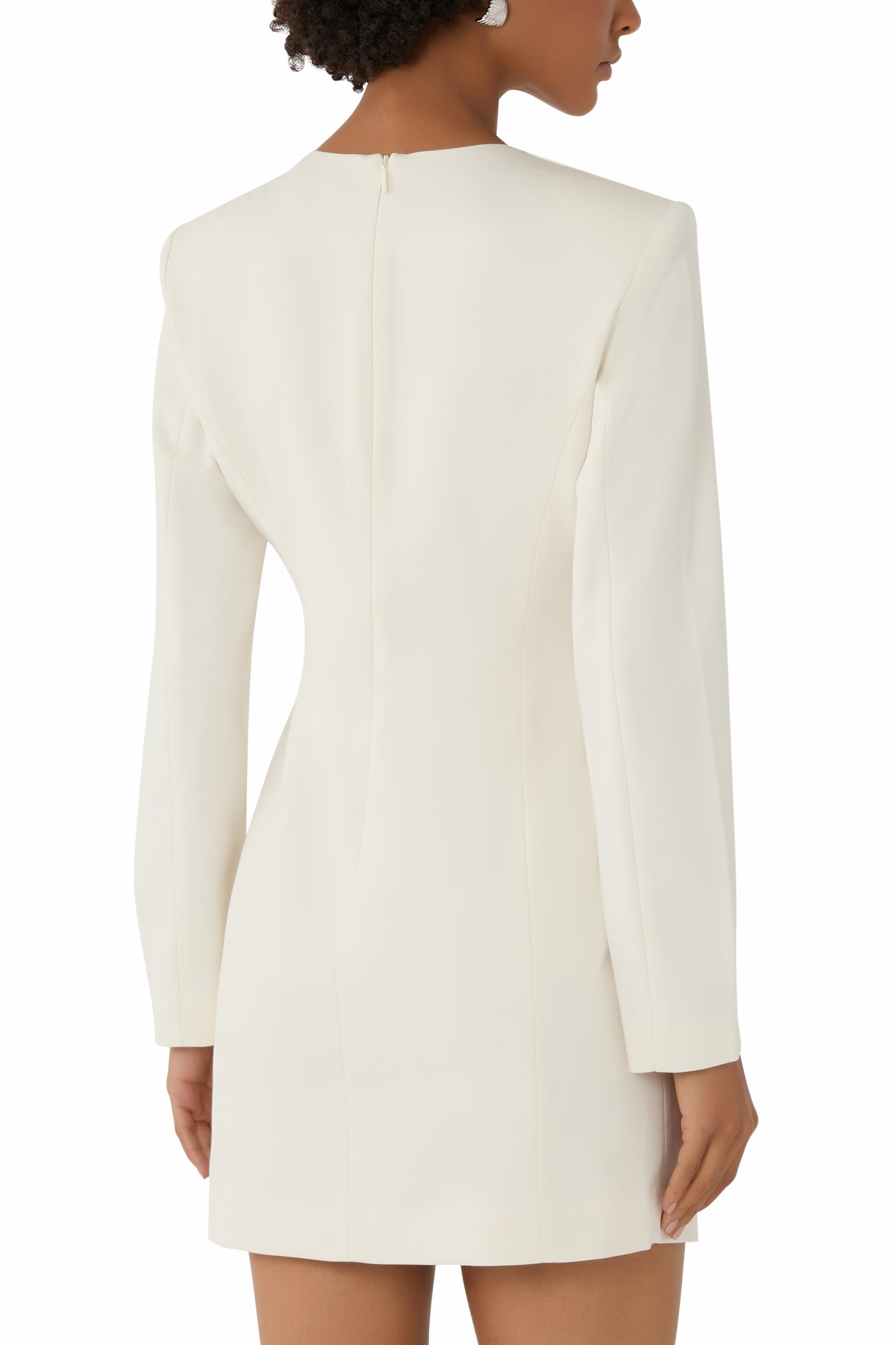 فستان قصير بقصة واسعة