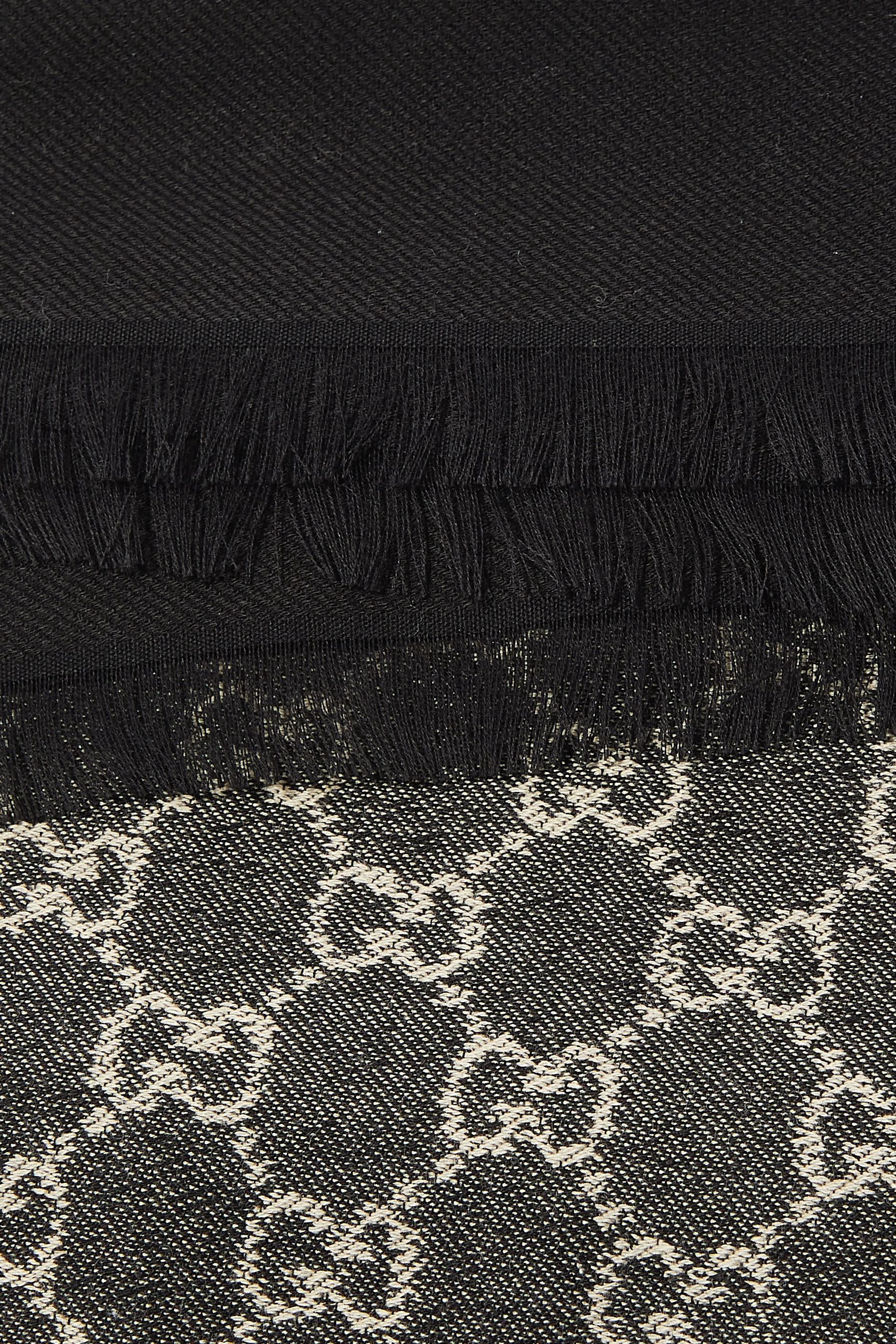 وشاح جاكار قطني بشعار الماركة