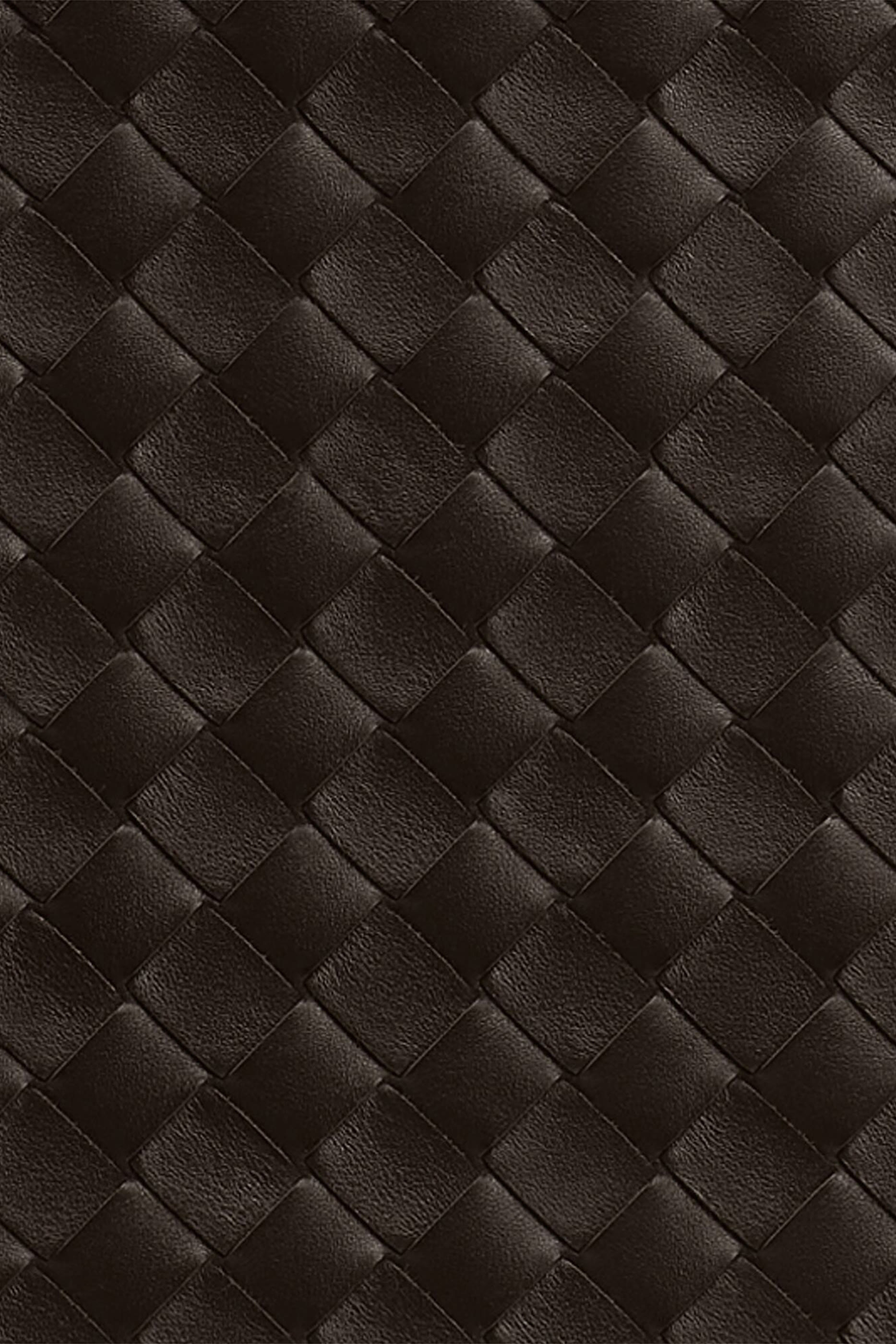 حقيبة دافل بتصميم مجدول