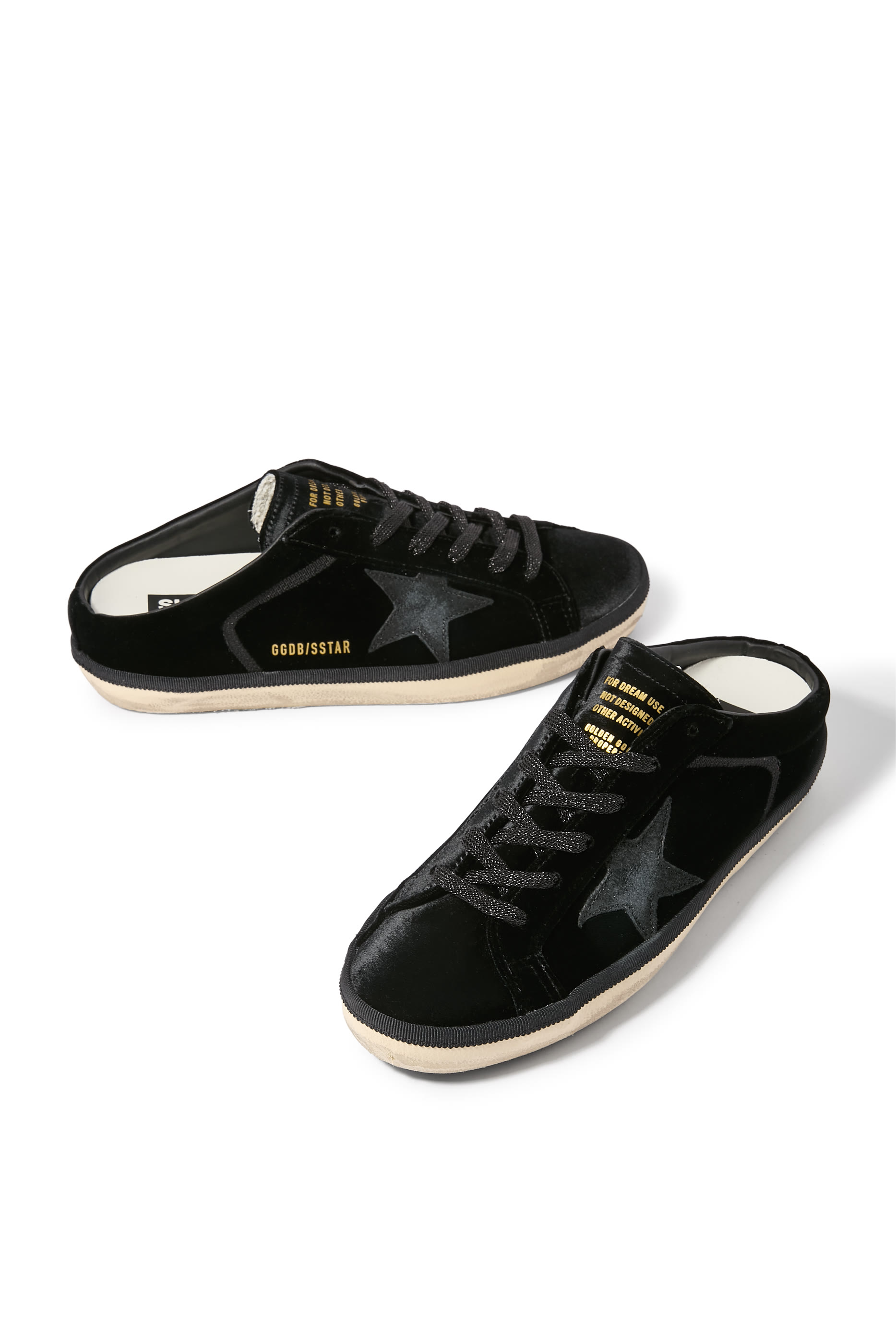 سنيكرز سوبر ستار مفتوح من الخلف للنساء مخمل مع نجمة جلد وغليتر