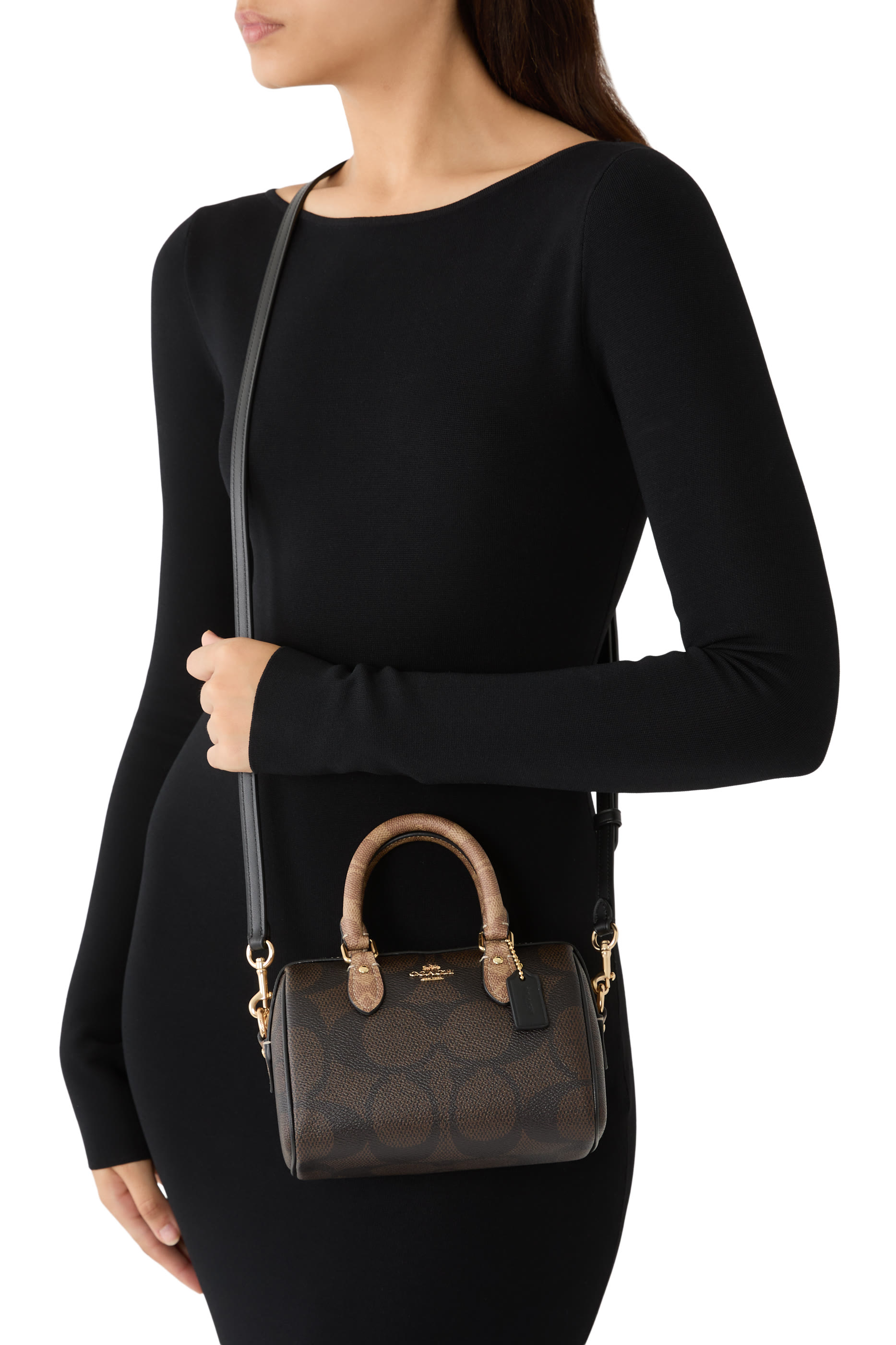 حقيبة كروس بودي صغيرة بأقسام قماش قنب بشعار الماركة