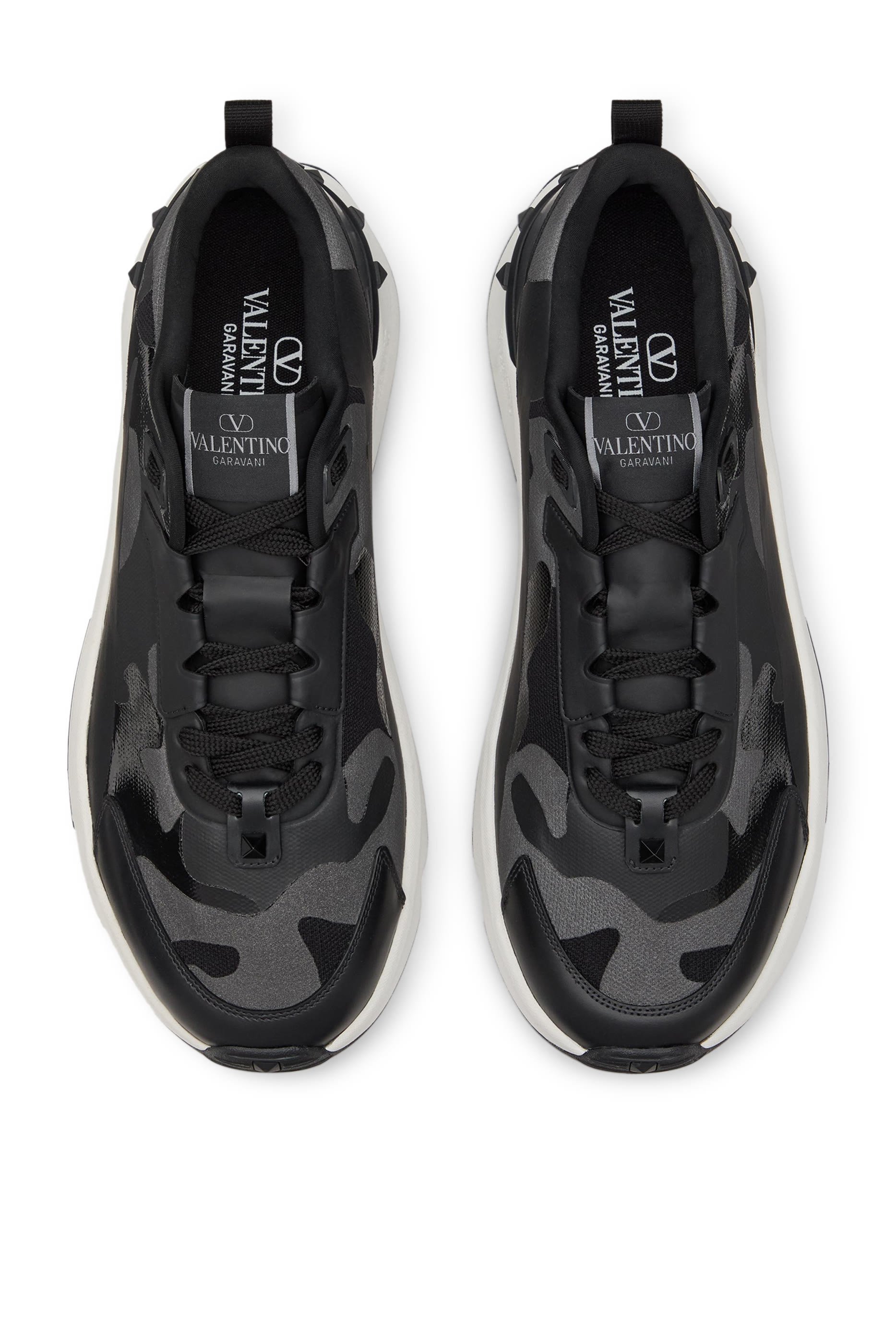 سنيكرز ترو اكت