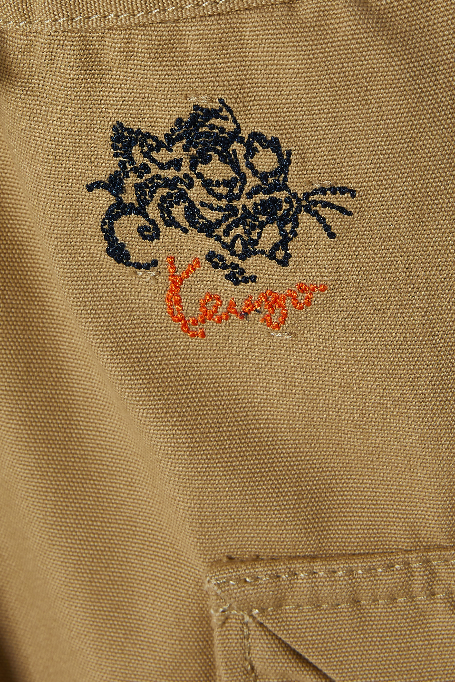 بنطال كارغو بشعار الماركة للأطفال