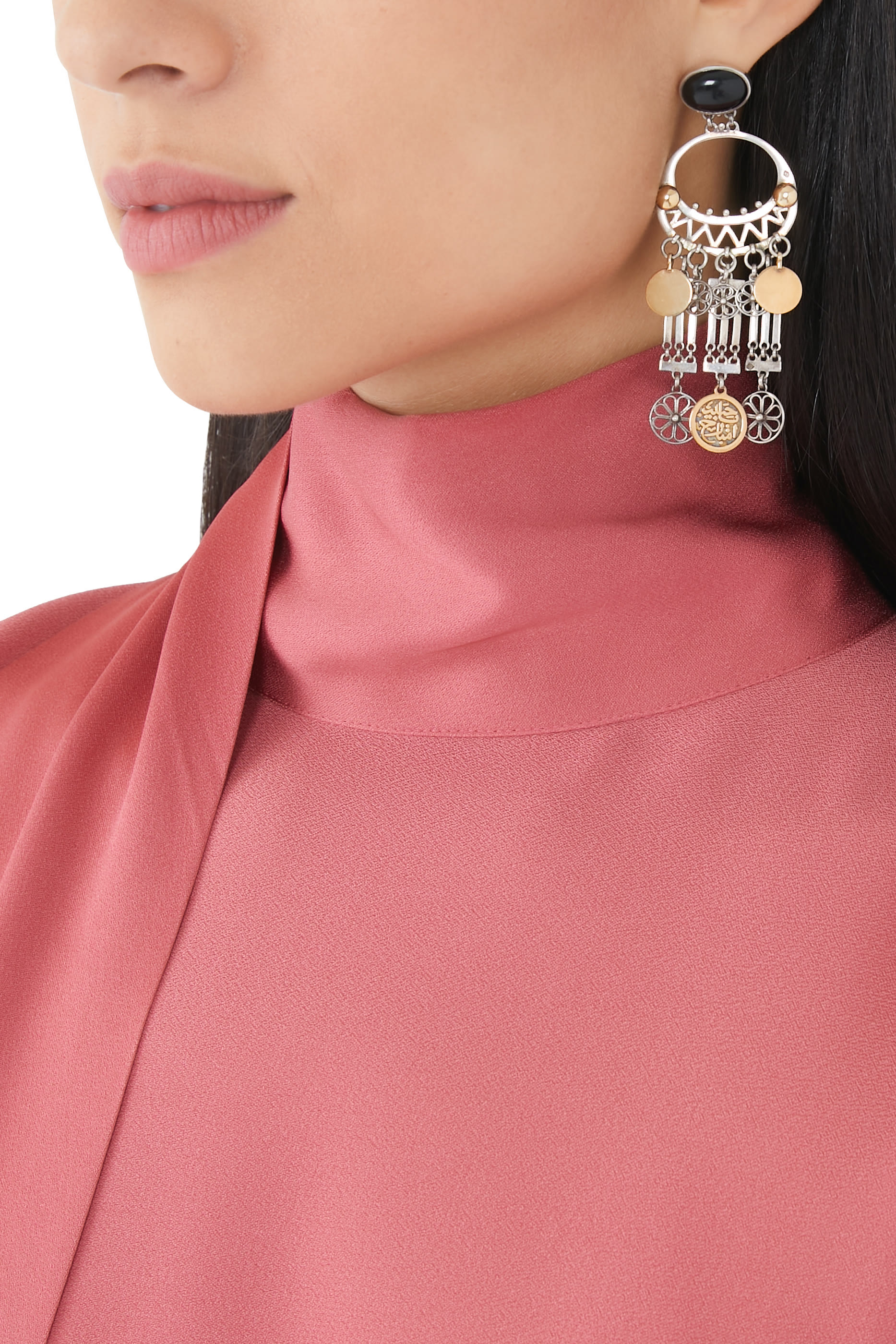 أقراط كلاسيكية بدلّايات