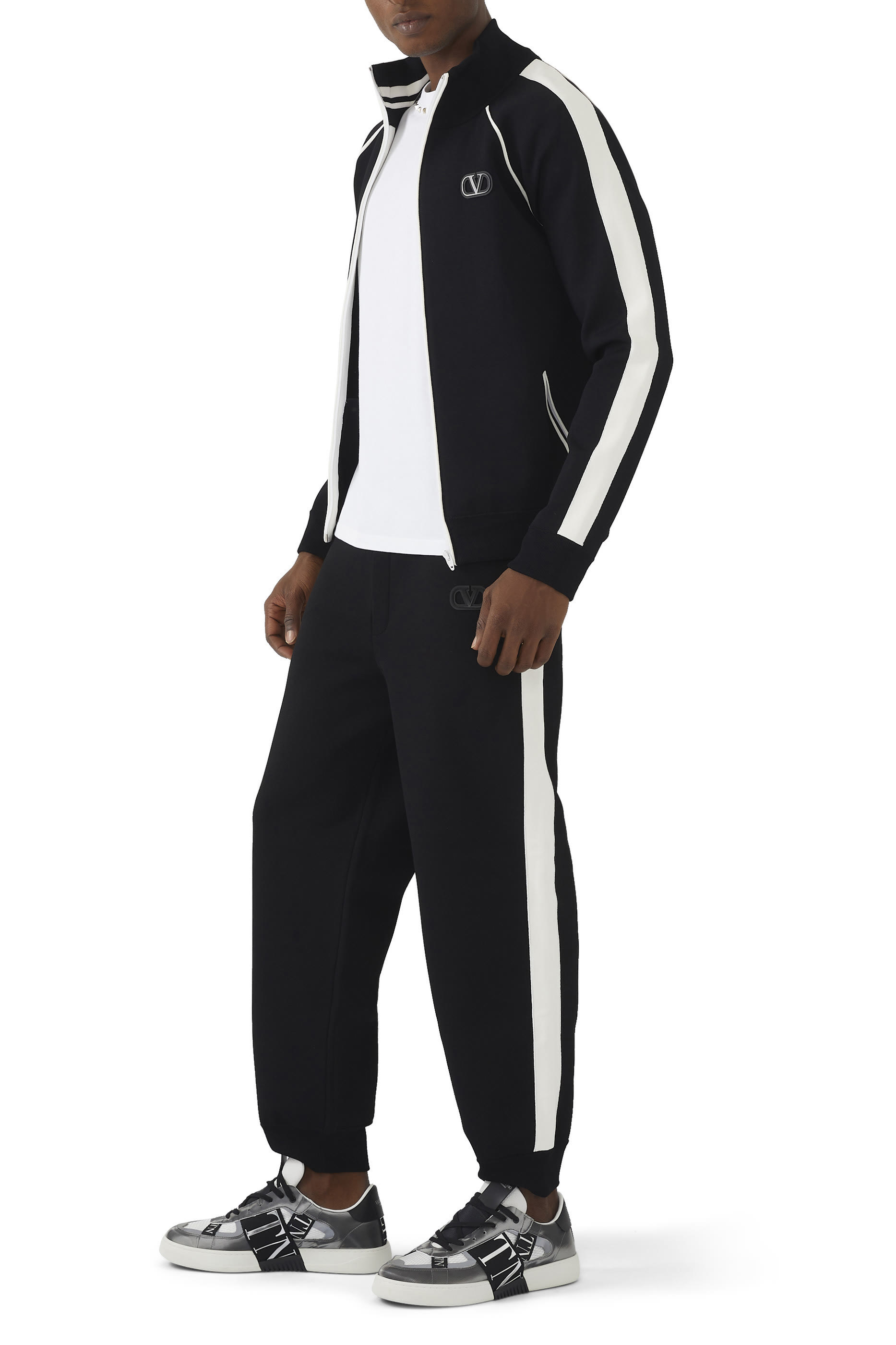 سويت شيرت فالنتينو جارافاني بياقة عالية وسحاب وشعار V