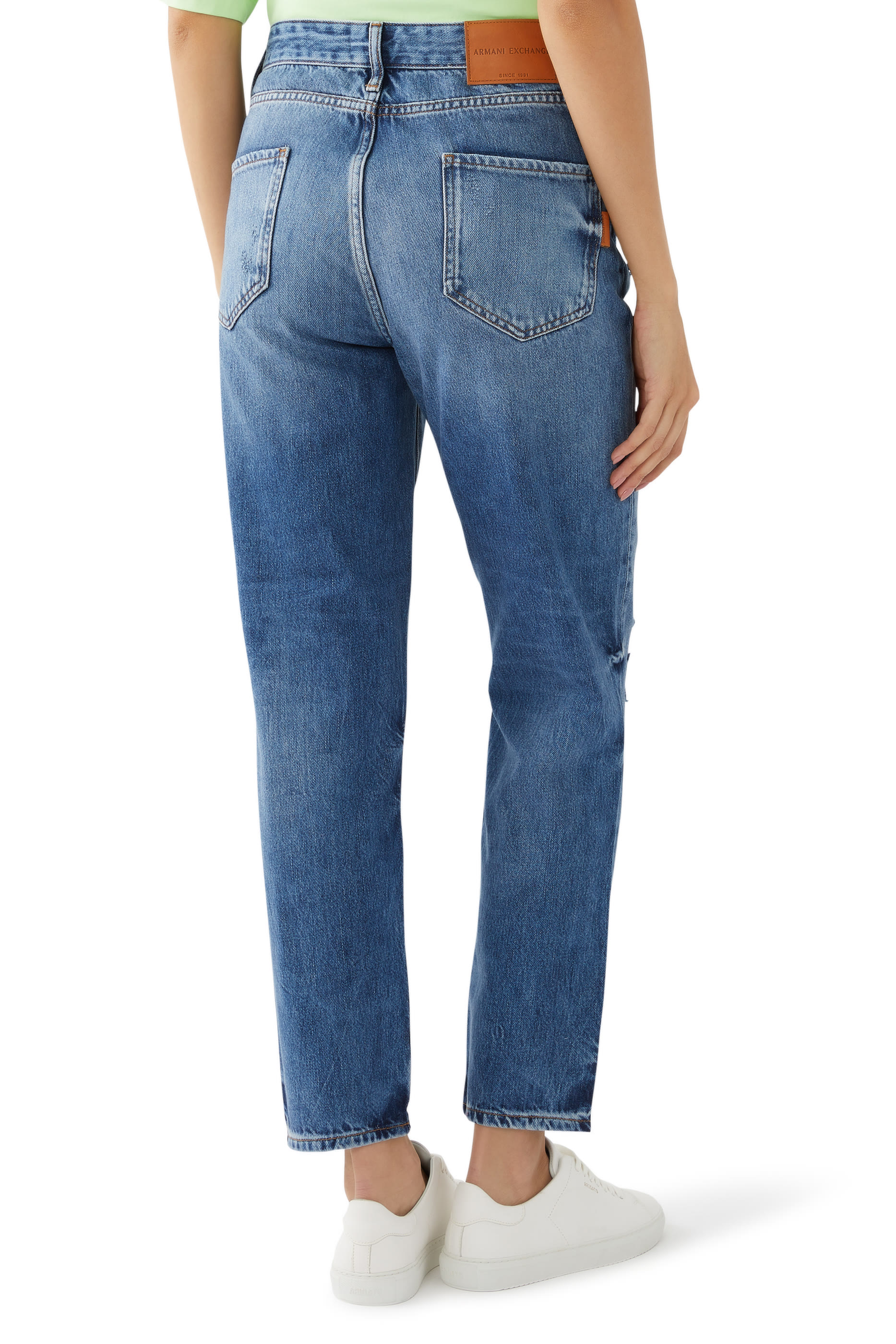 بنطال جينز بويفريند بقصة قصيرة بخمسة جيوب