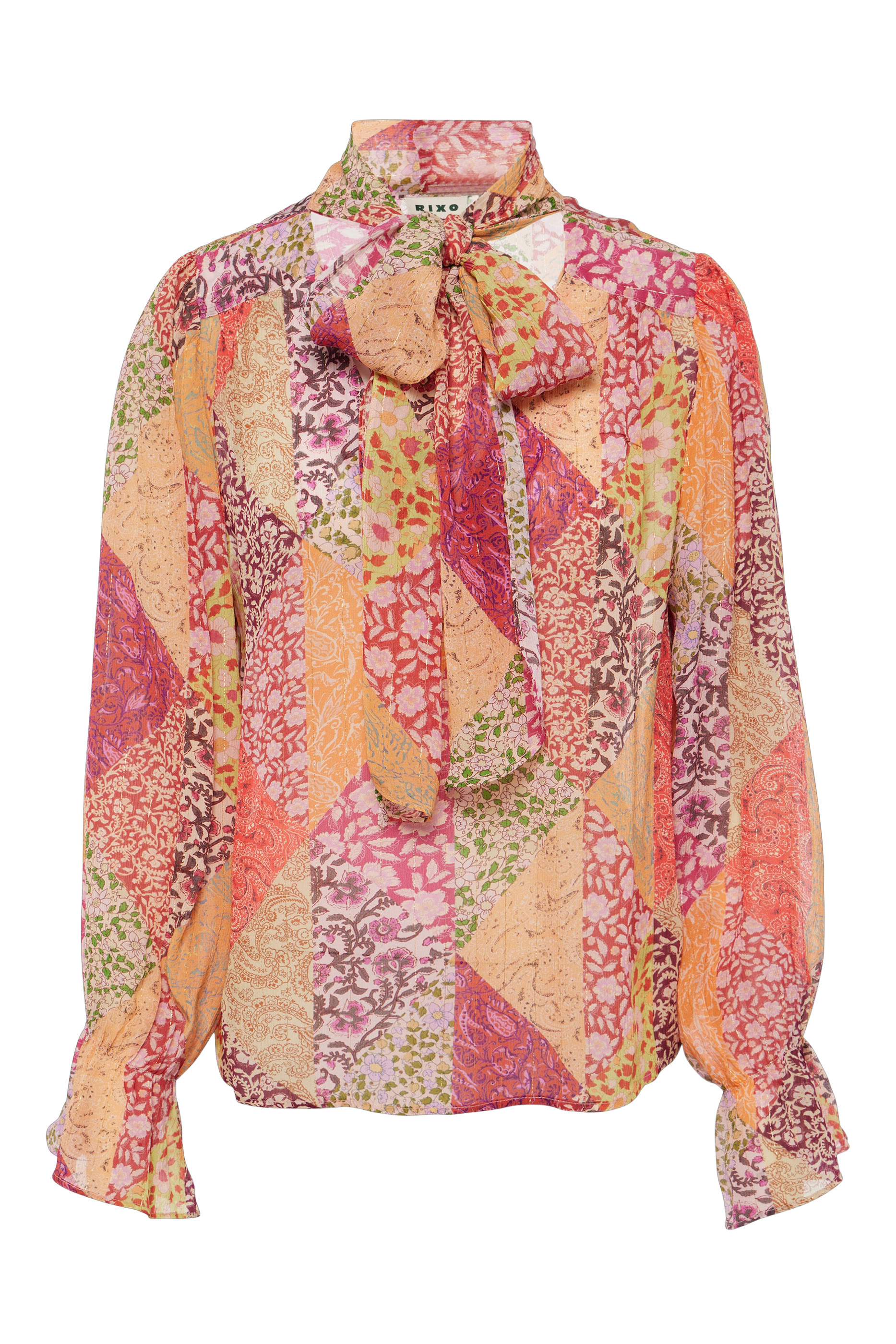 بلوزة جوفي بتصميم برقعات