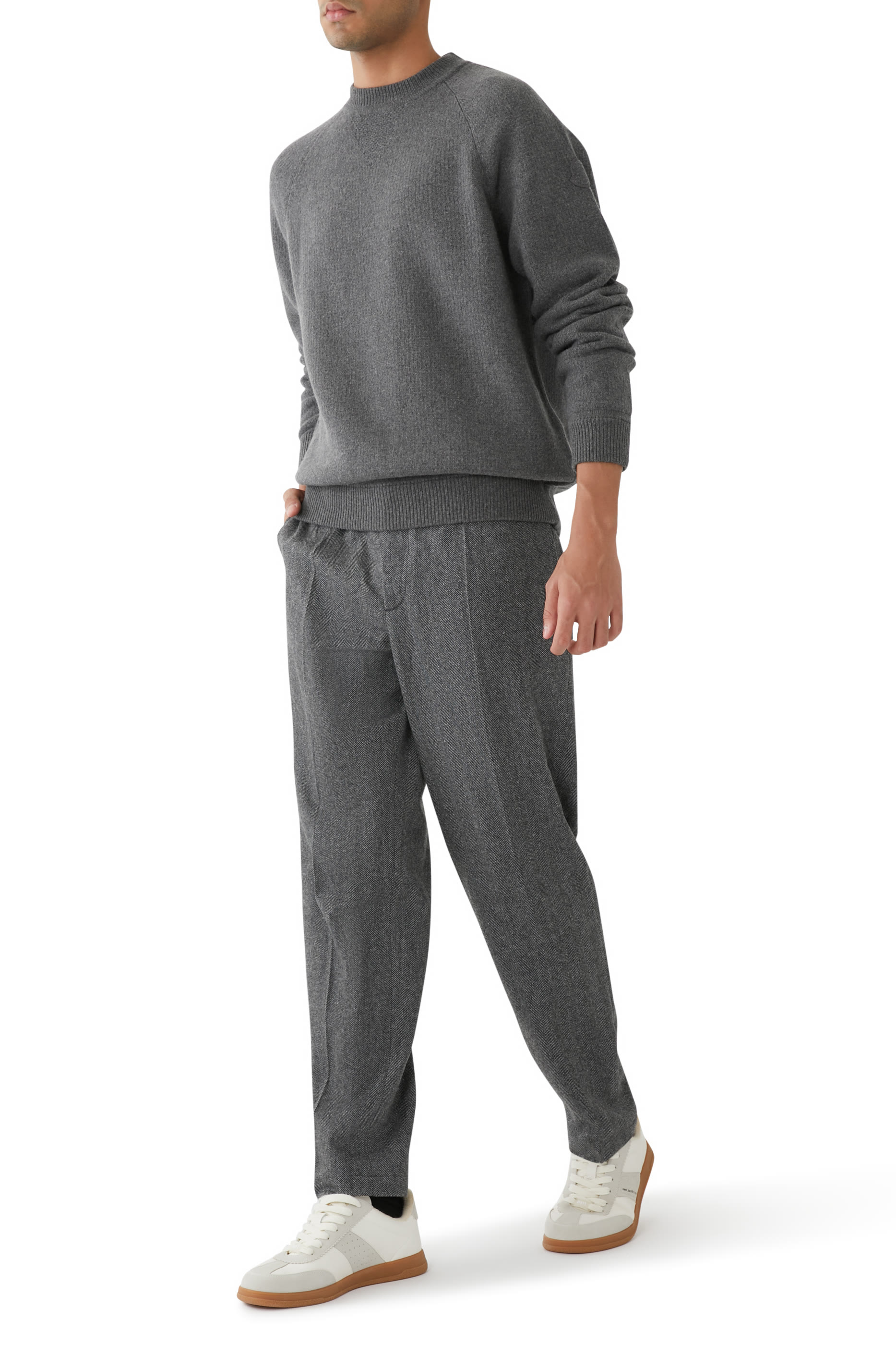 سترة منسوجة بياقة ضيقة