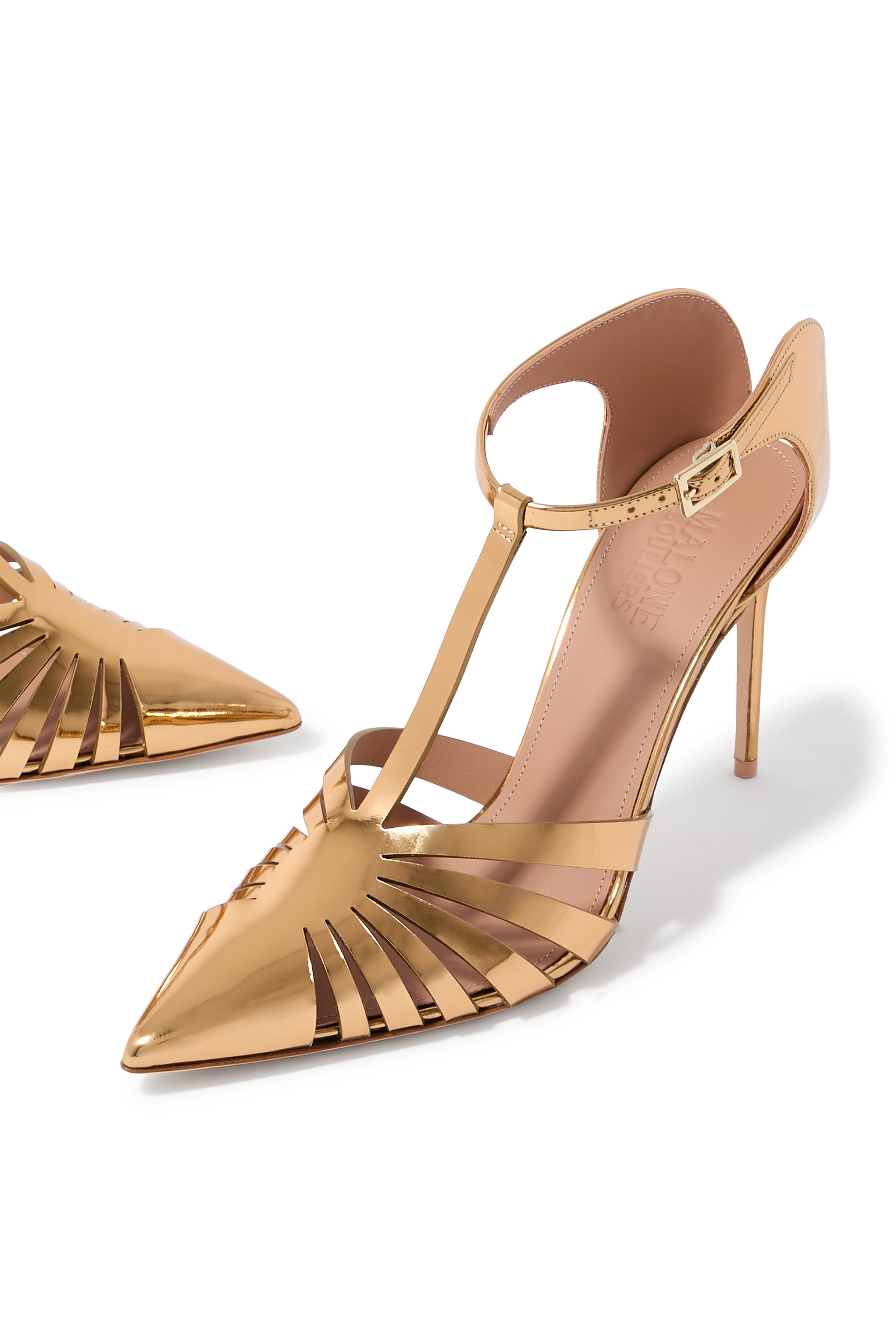 حذاء جينيفر 90 مفتوح من الخلف بكعب جلد لامع