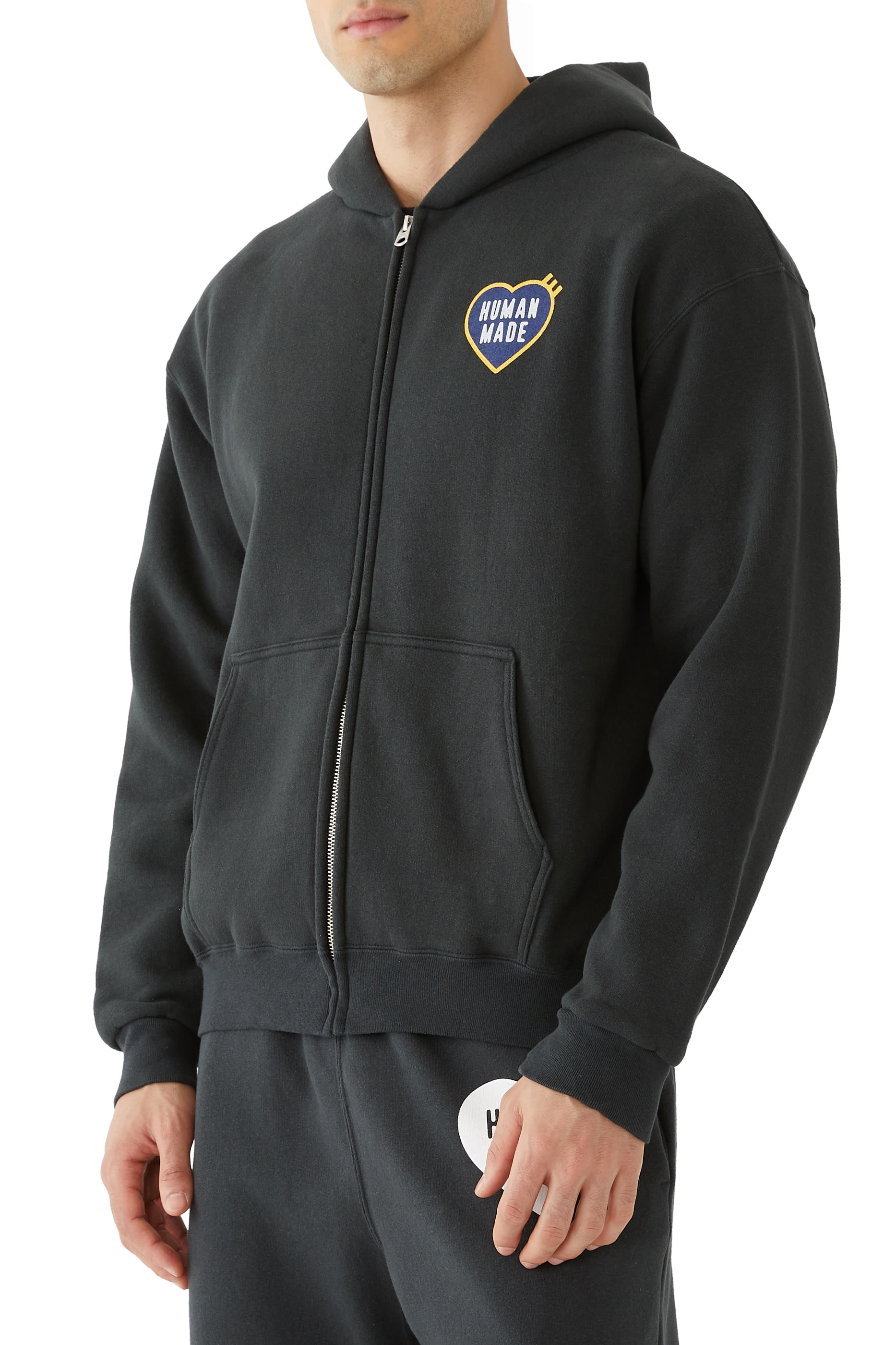 هودي بسحاب وشعار الماركة