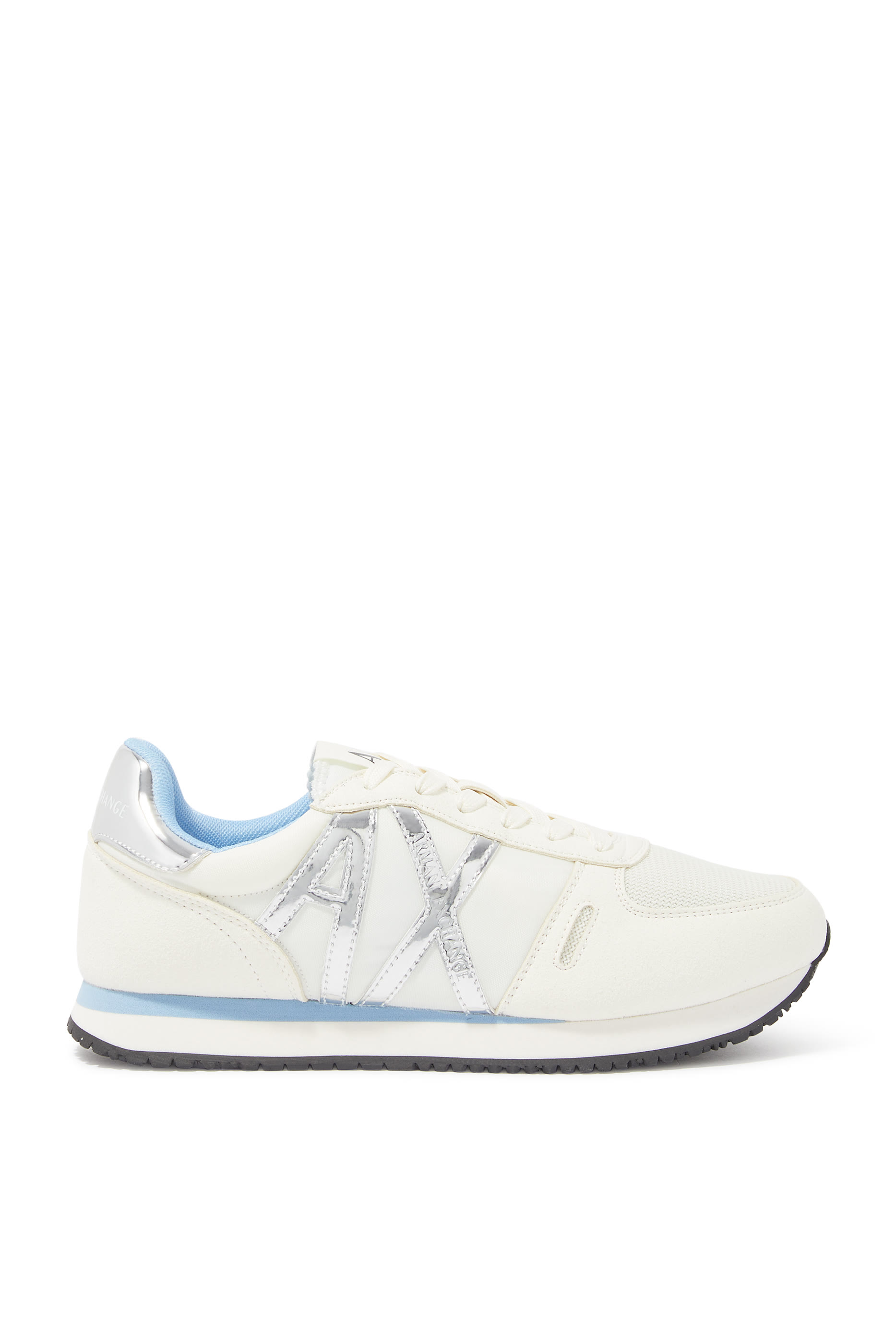 سنيكرز بشعار الماركة ألياف دقيقة