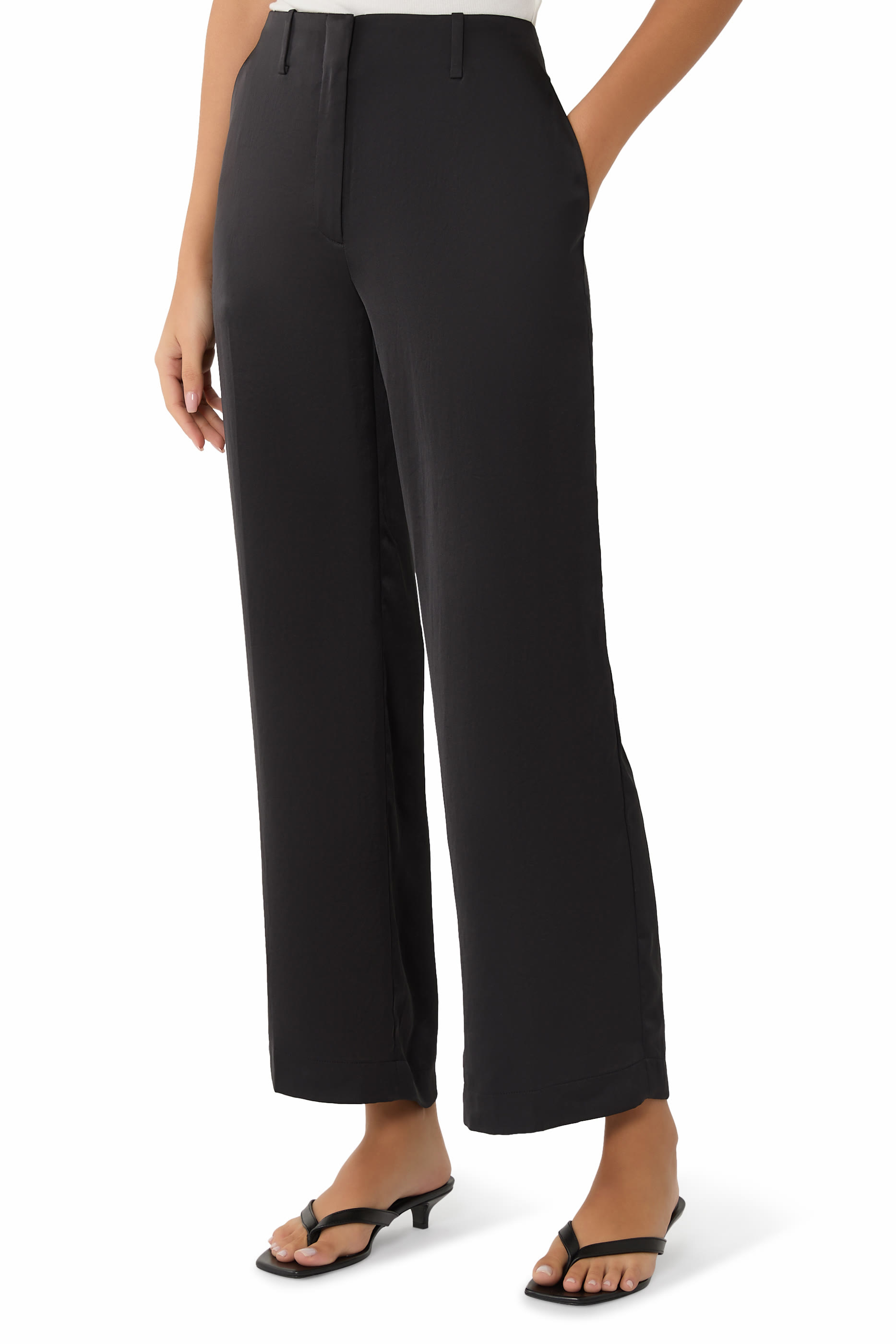 بنطال بقصة كلاسيكية