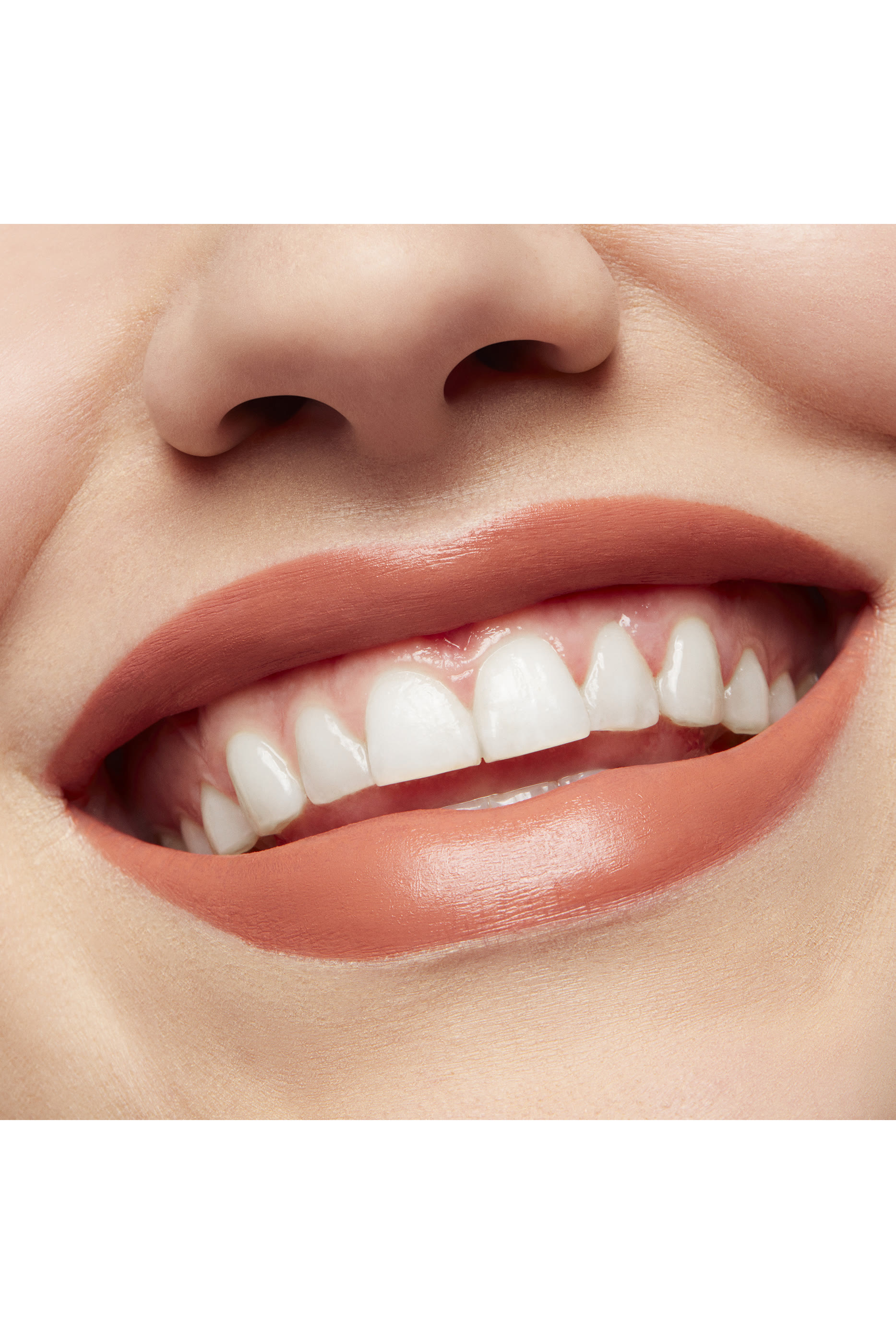 مجموعة أساسية للشفاه