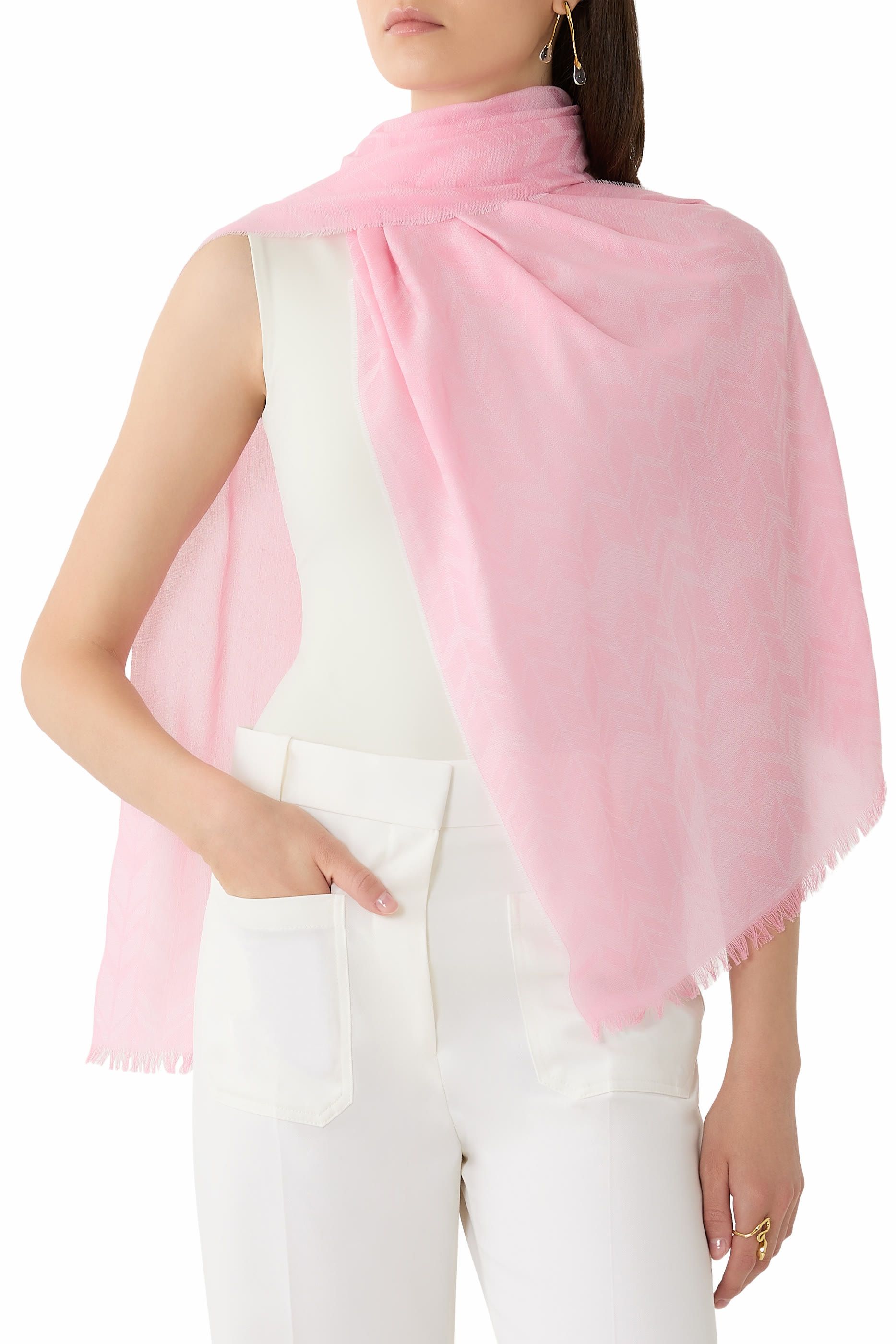 وشاح بنقشة خطوط شيفرون