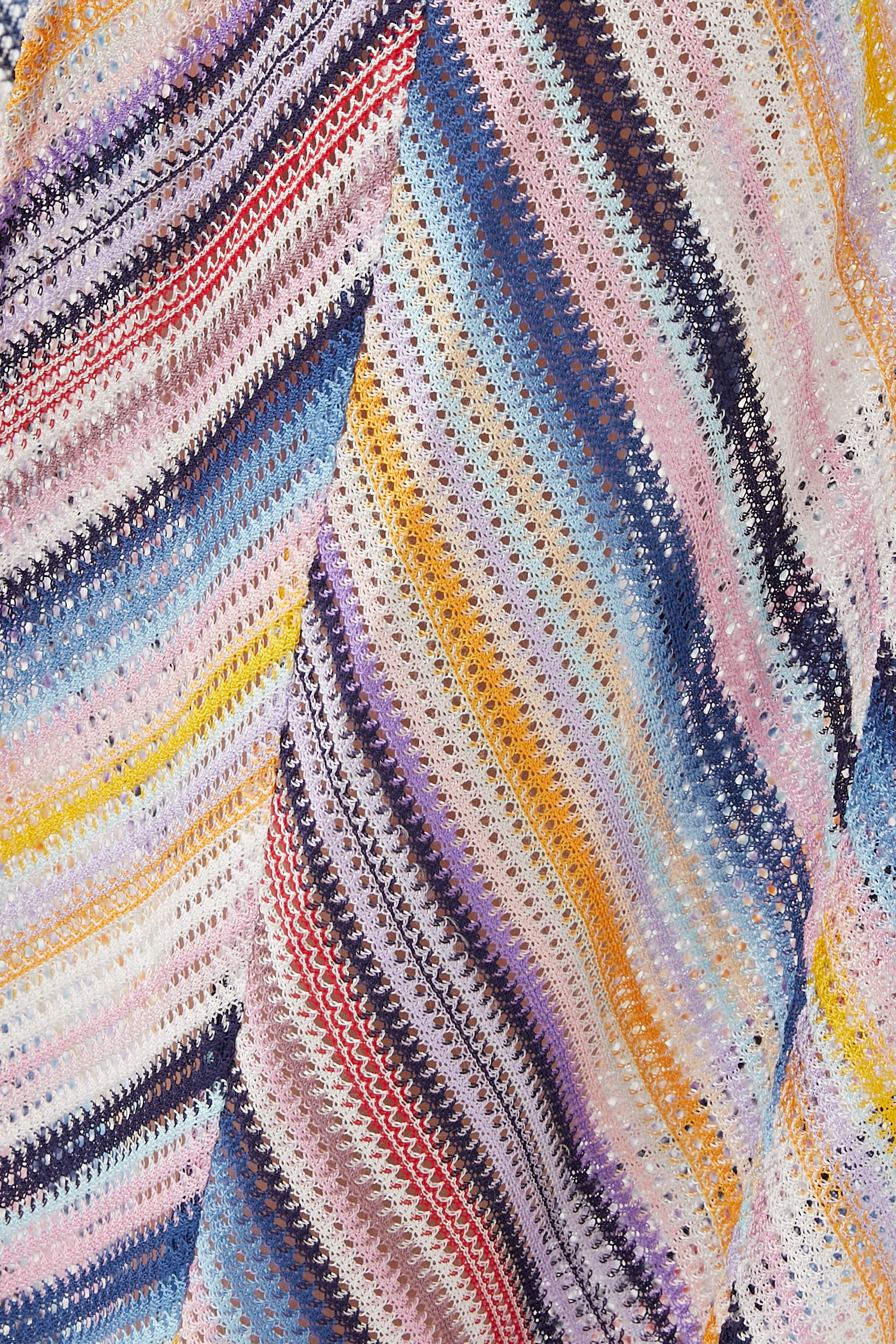 كارديغان كروشيه طويل مخطط للارتداء فوق ملابس السباحة