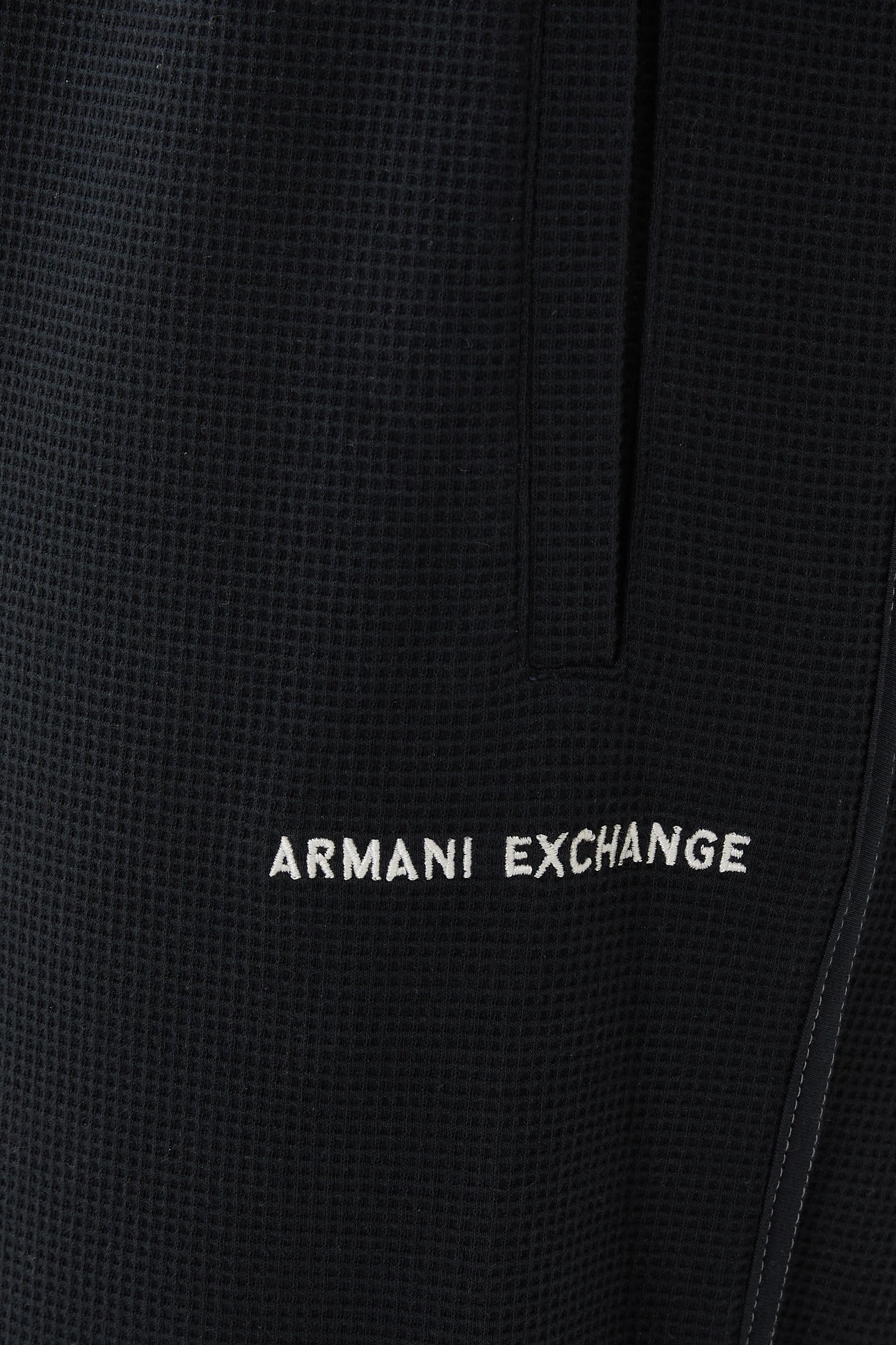 بنطال رياضي بشعار الماركة