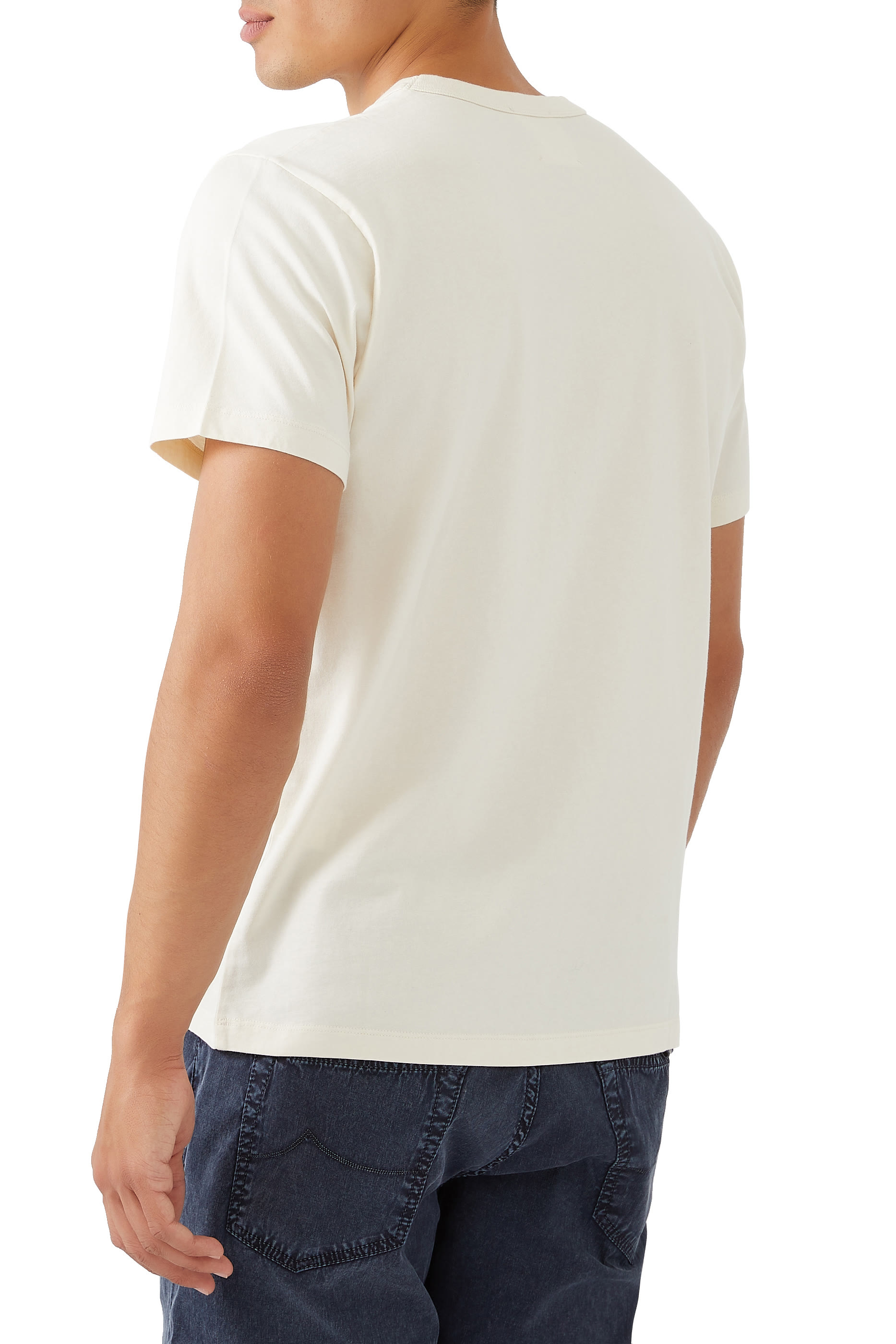 تيشيرت كلاسيكي بشعار الماركة