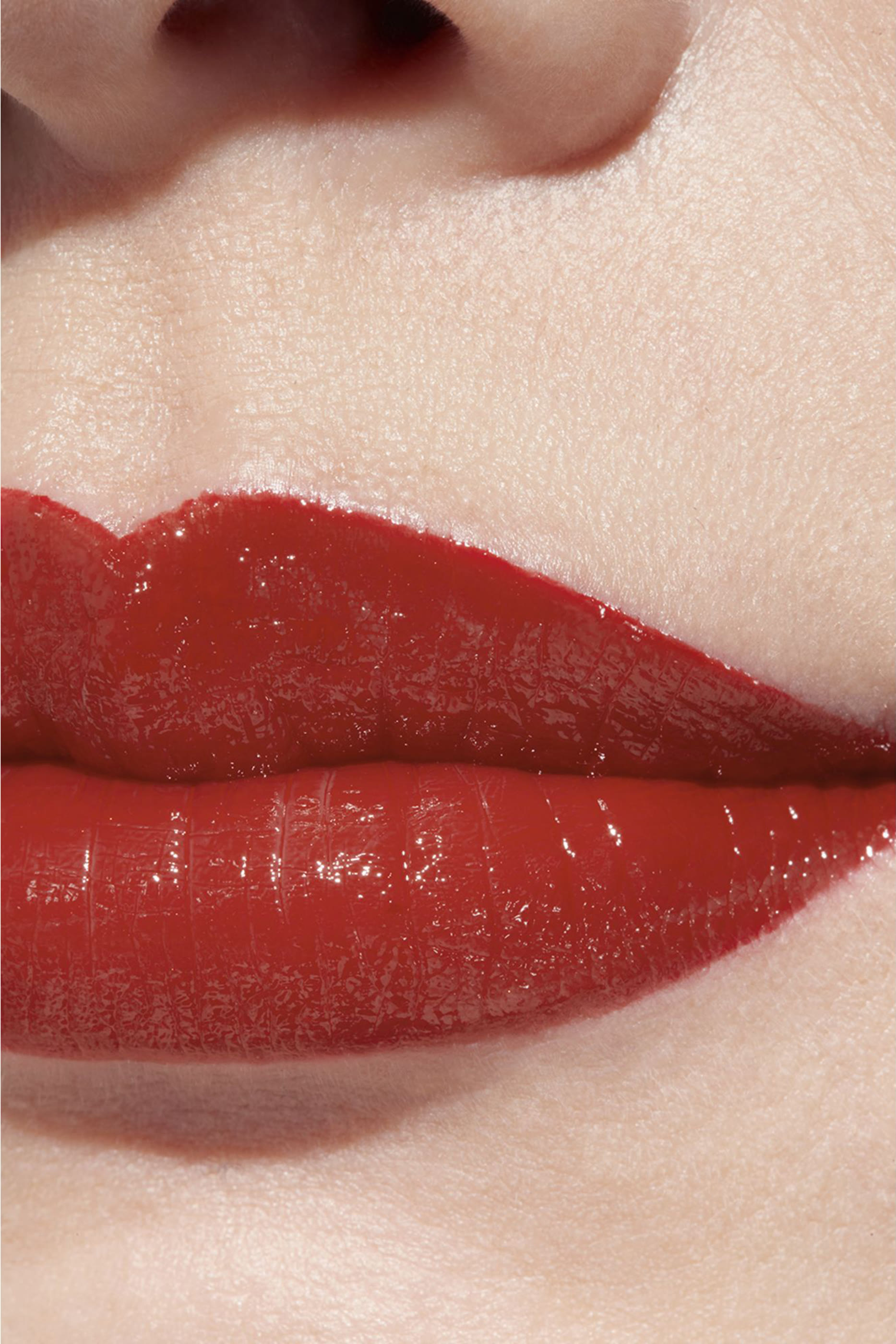 أحمر شفاه لامع Rouge Coco يدوم طويلا
