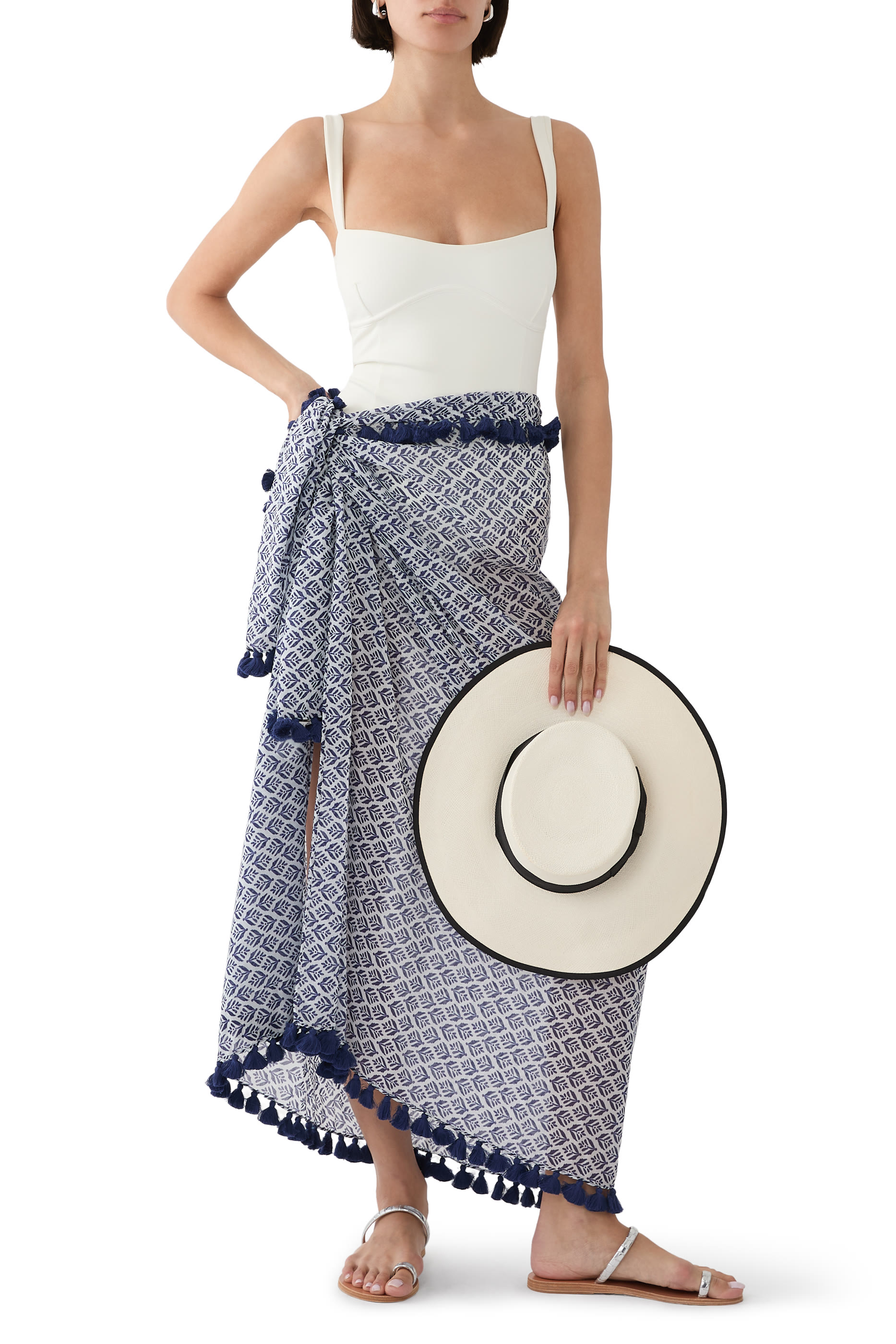 سارونغ كيب كود مزين بالشراشيب 