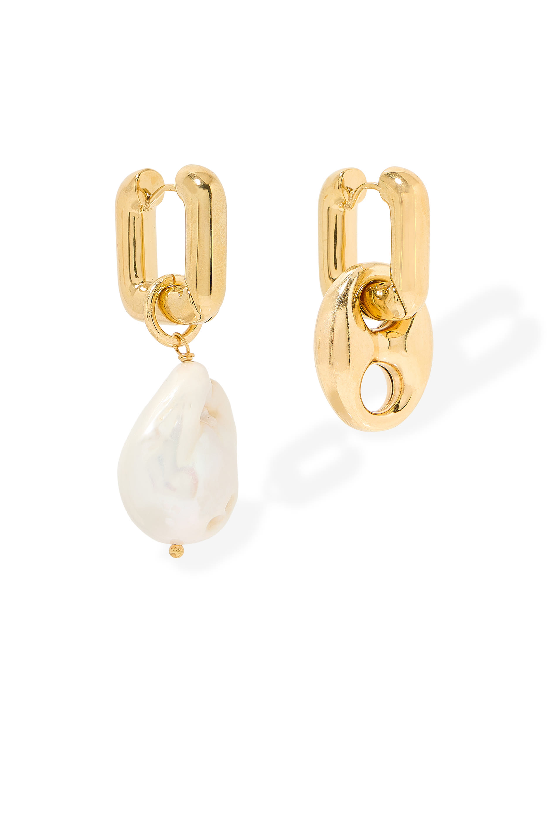 أقراط دائرية مزينة بلؤلؤة وحبة قهوة، ذهب أصفر عيار 24