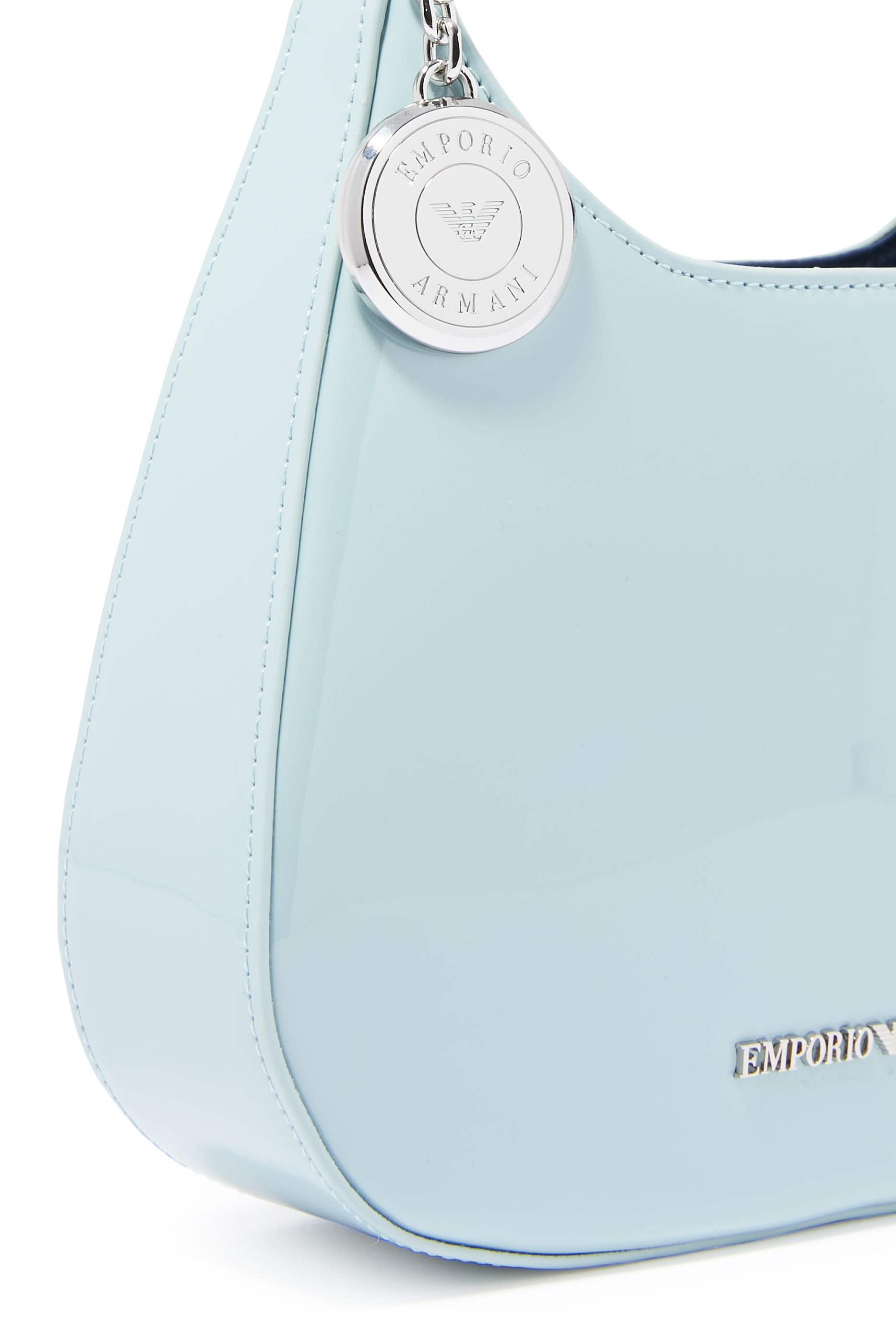 حقيبة كتف صغيرة لامعة