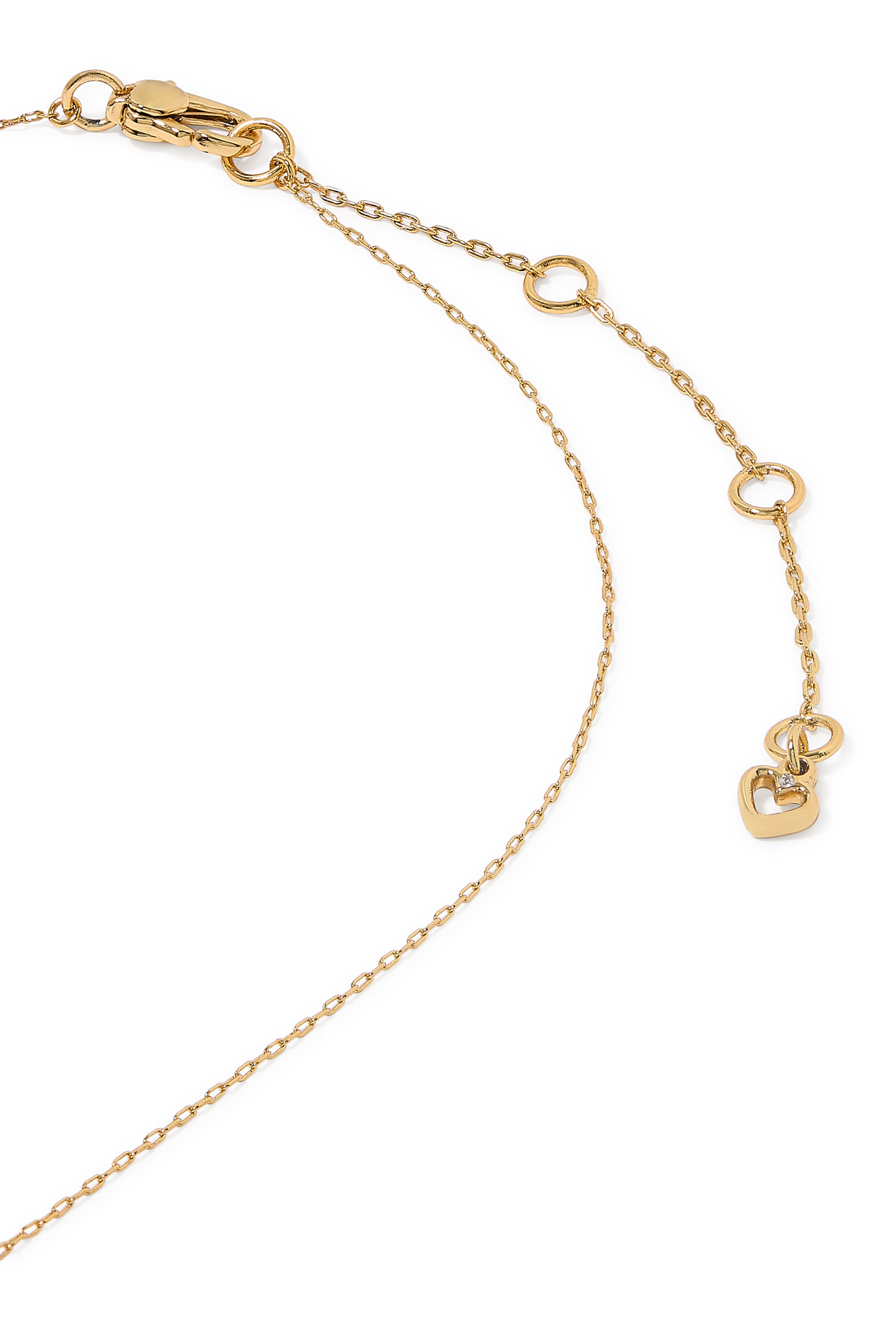 قلادة بدلاية صغيرة بنقشة حرف T