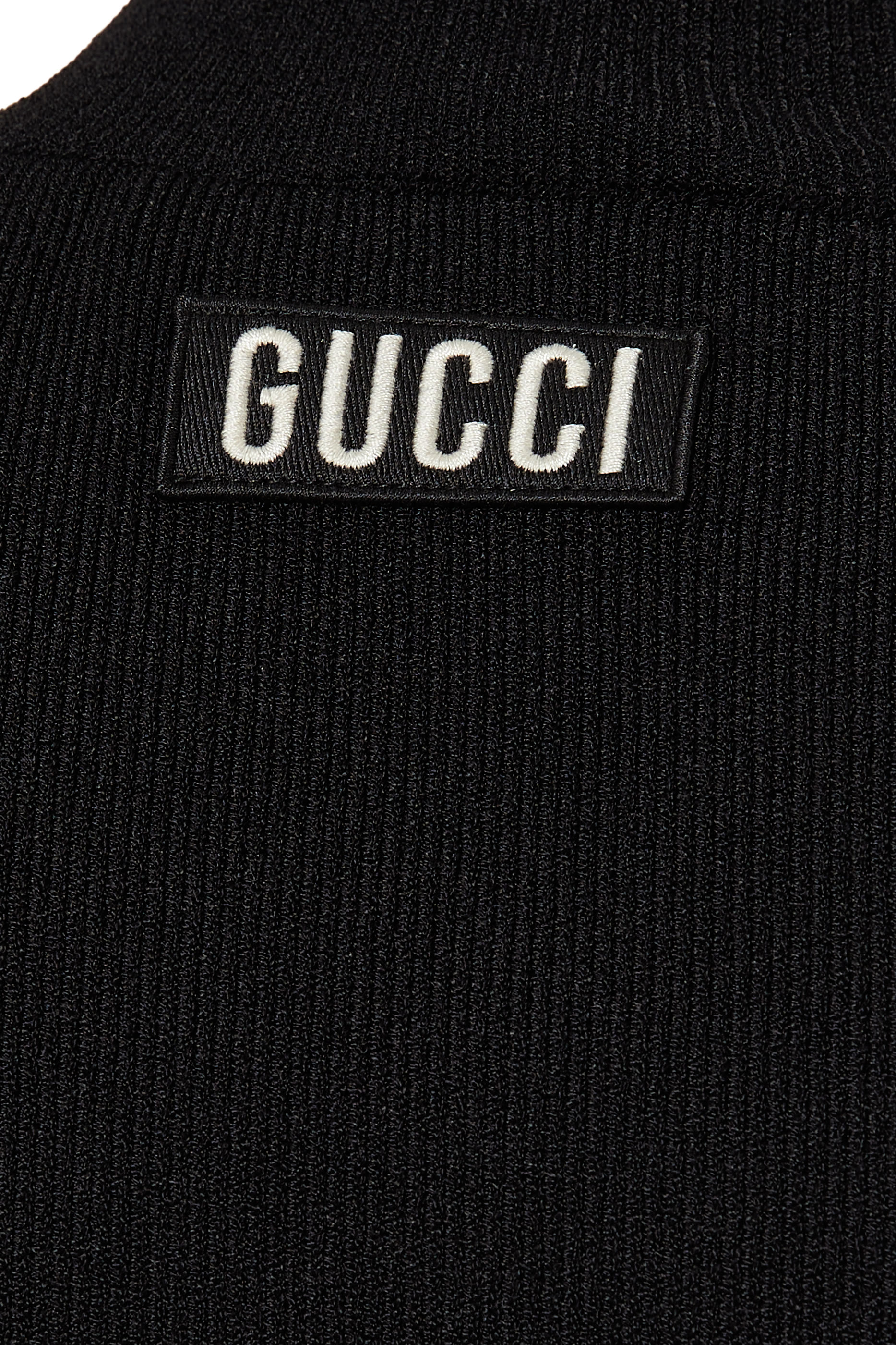 بلوزة منسوجة بياقة عالية