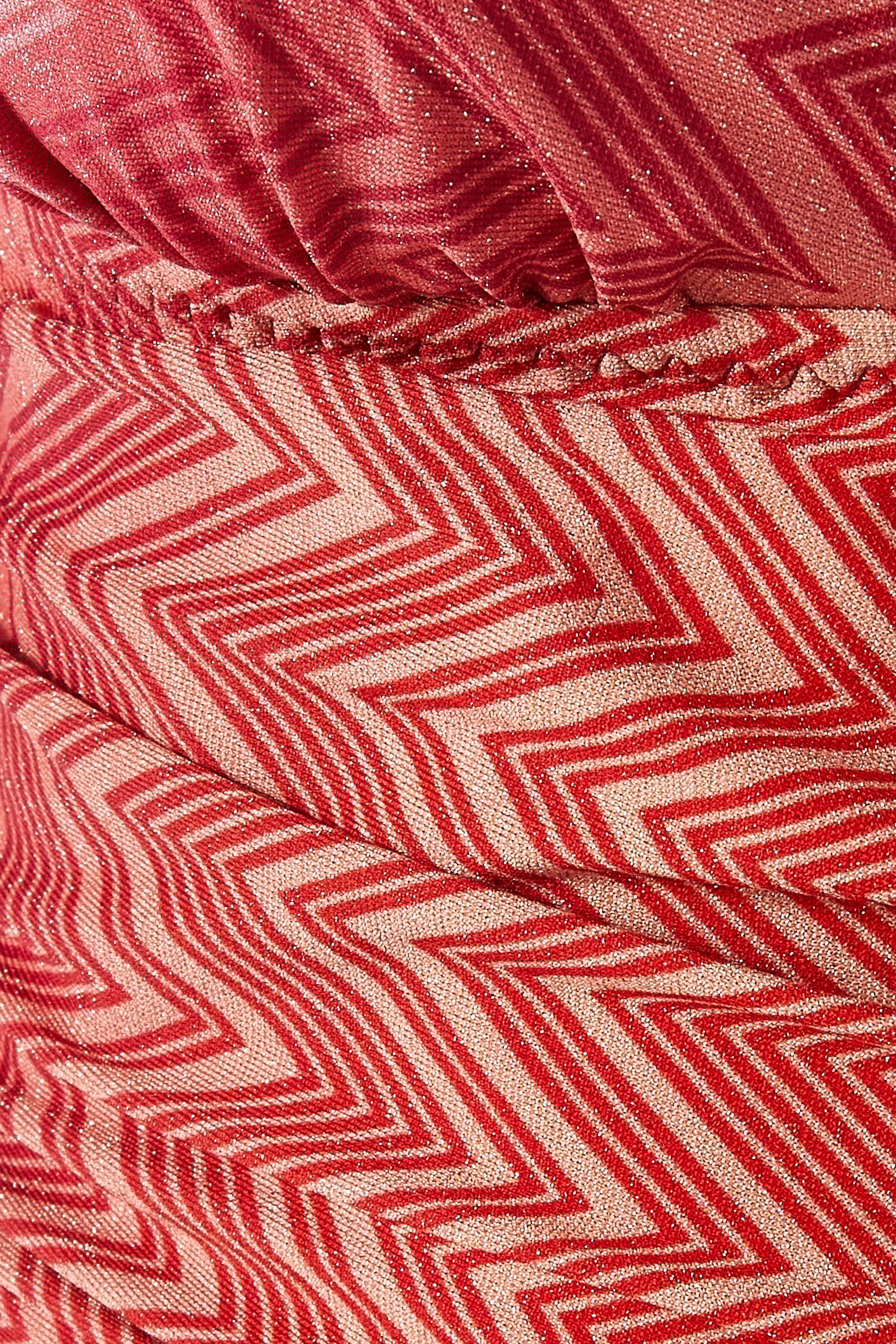 بدلة سباحة بتصميم قطعة واحدة بخطوط متعرجة نايلون مطاطي لاميه