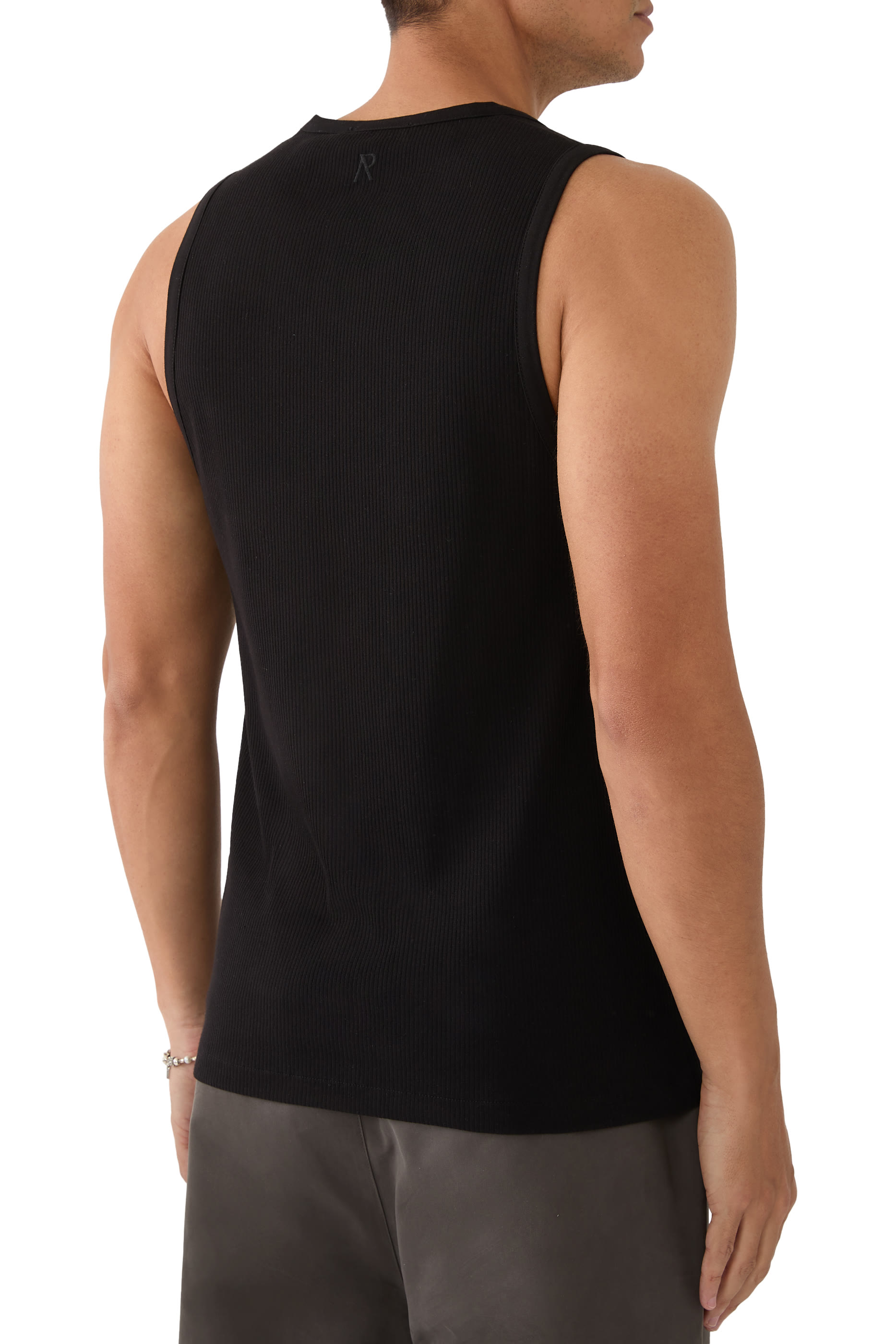 بلوزة إنيشال بلا أكمام نسيج مضلع