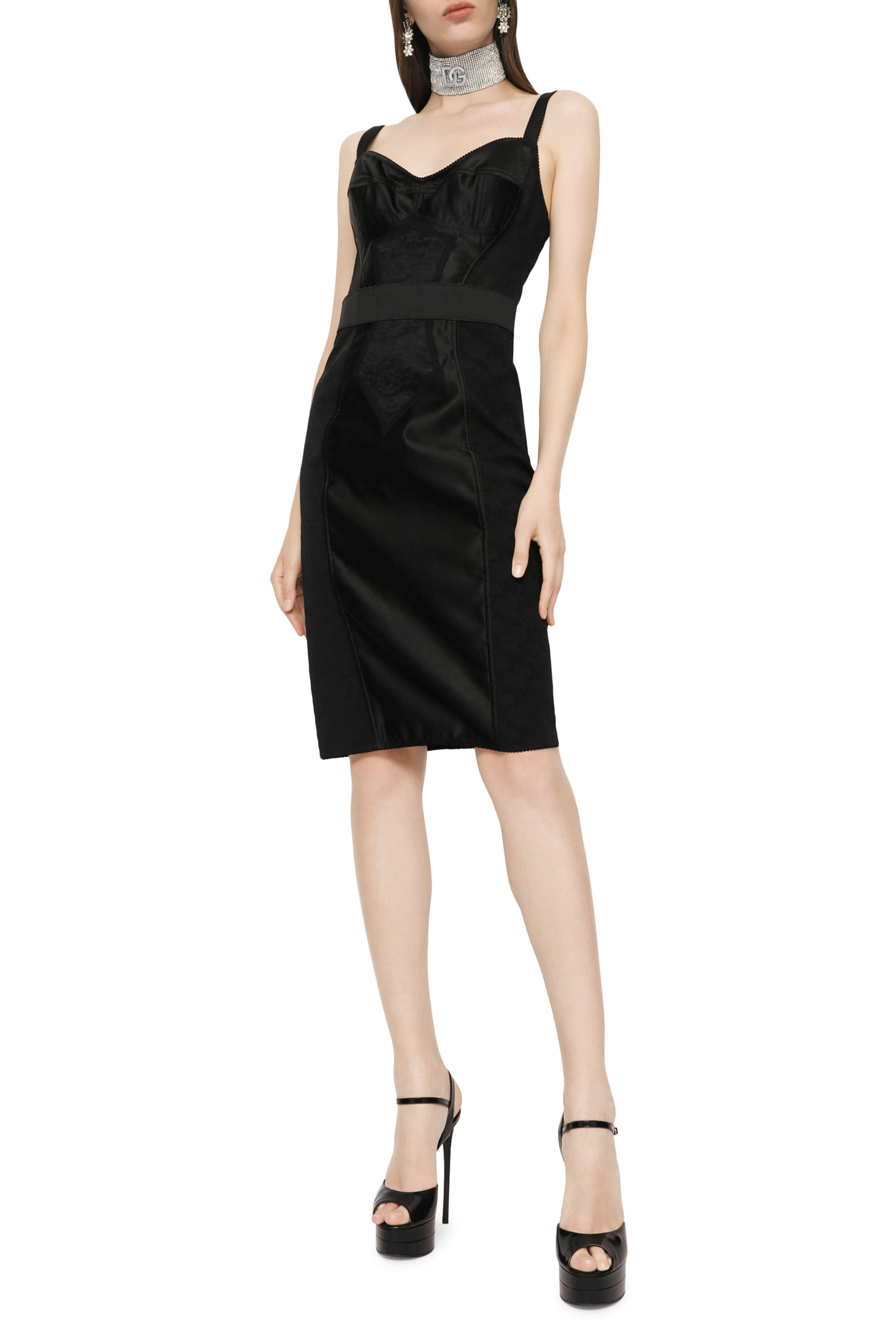 فستان بنمط مشد