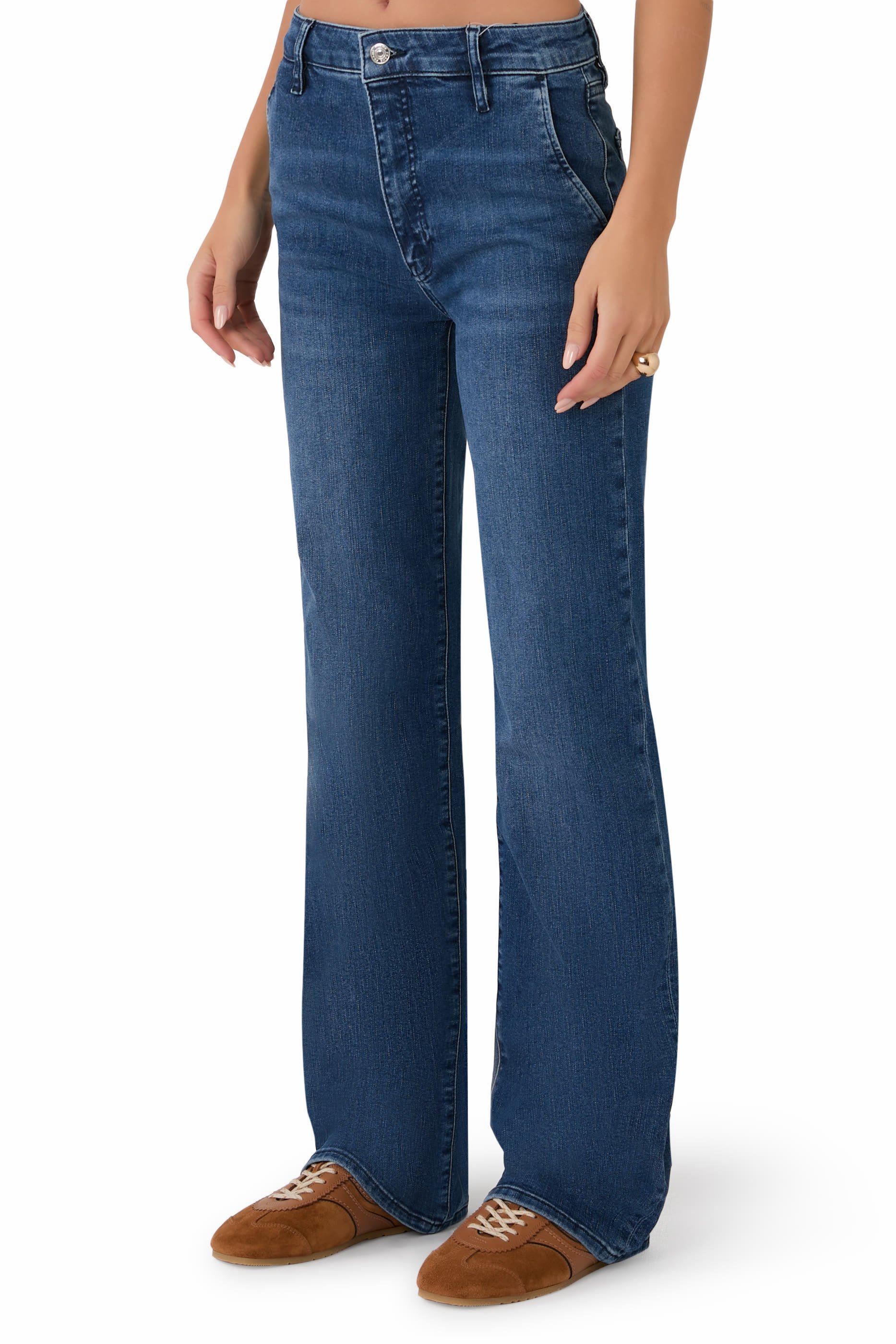 بنطال بقصة مستقيمة