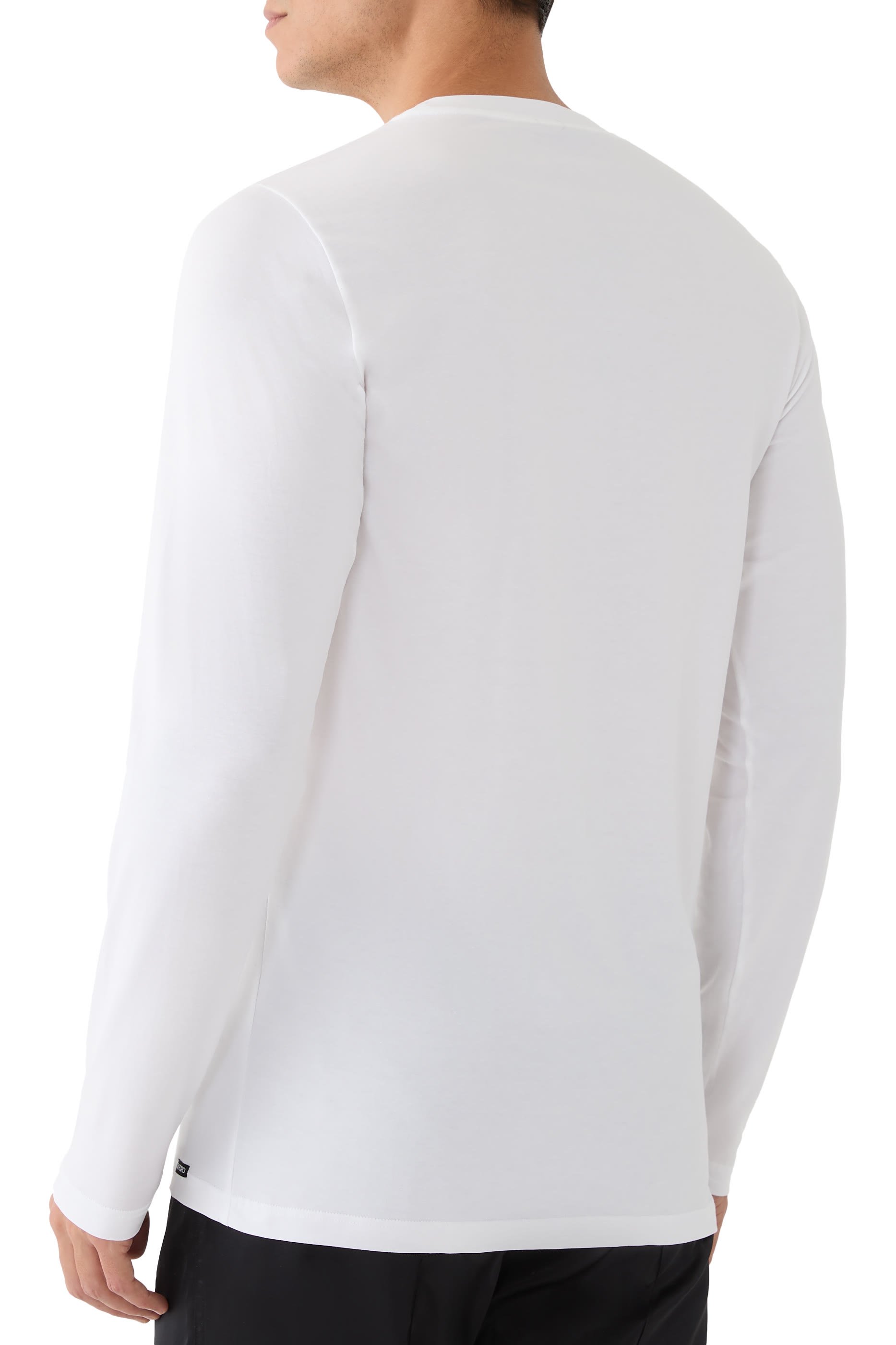 تيشيرت بياقة ضيقة وأكمام طويلة قطن