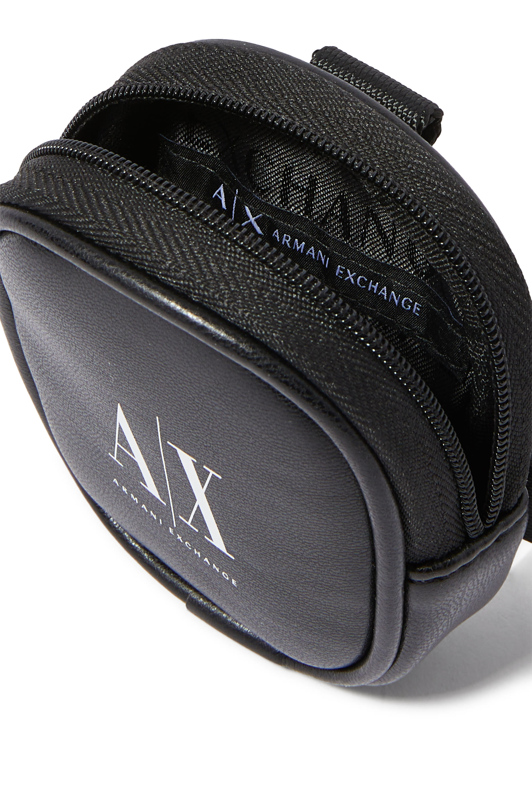 حافظة إيربودز بشعار الماركة جلد صناعي