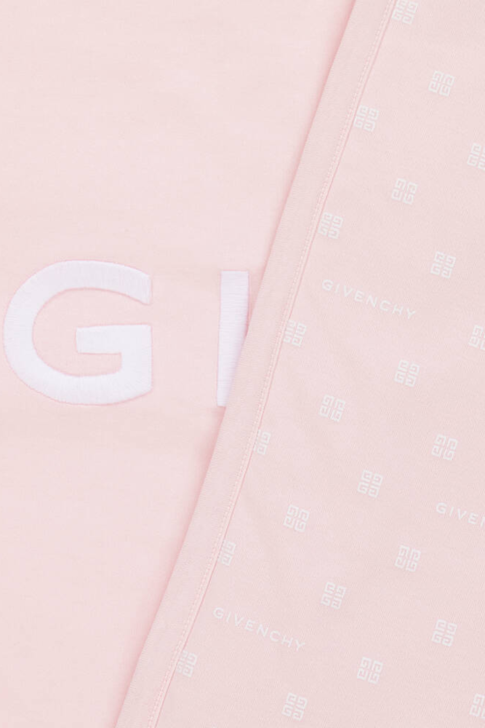 بطانية بشعار الماركة للرضع