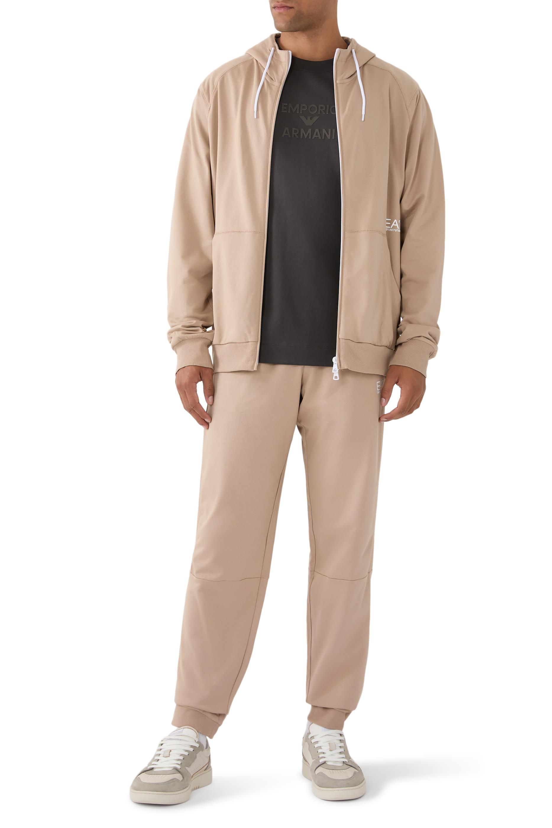 بنطال رياضي بشعار الماركة