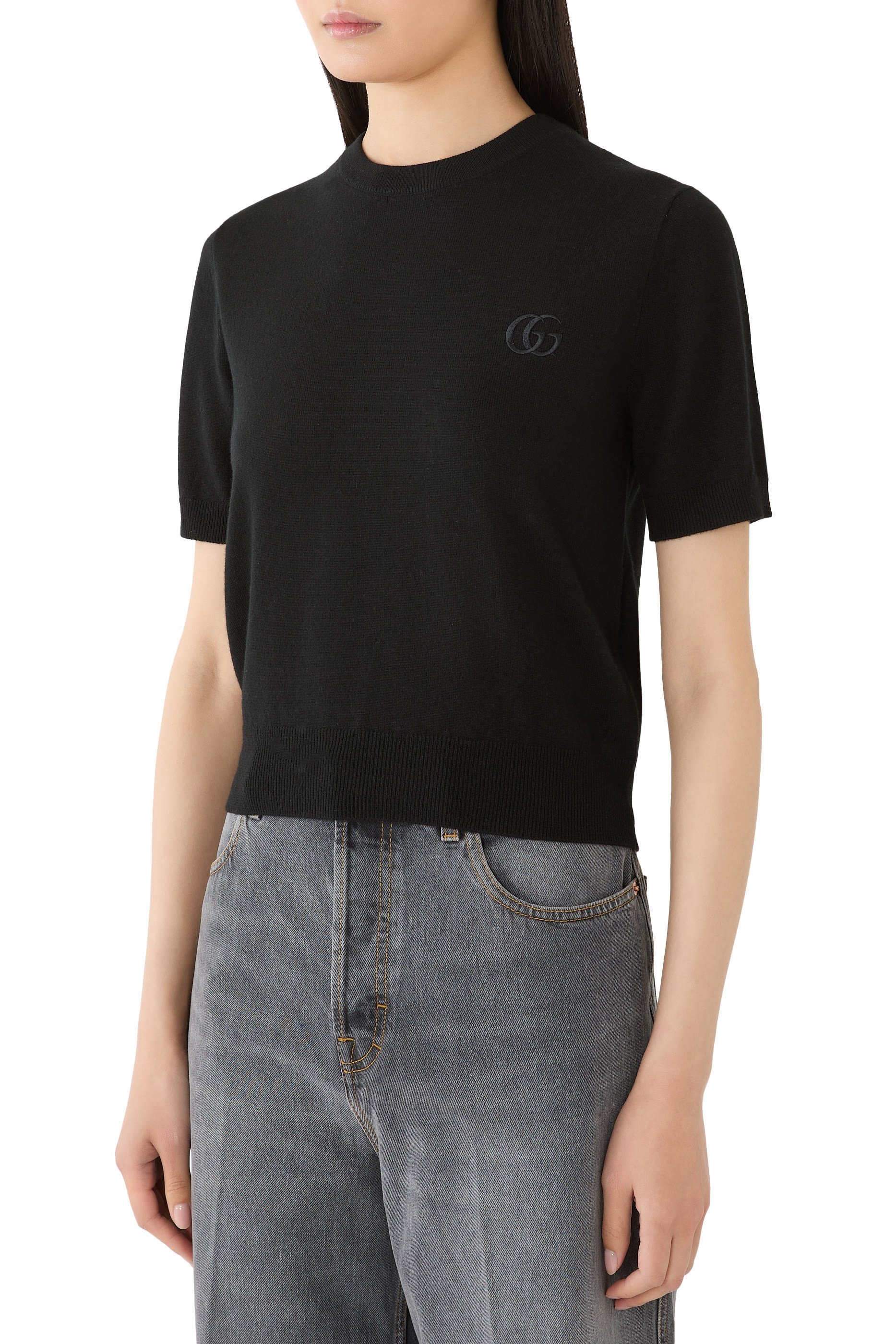 بلوزة مطرزة نسيج صوف