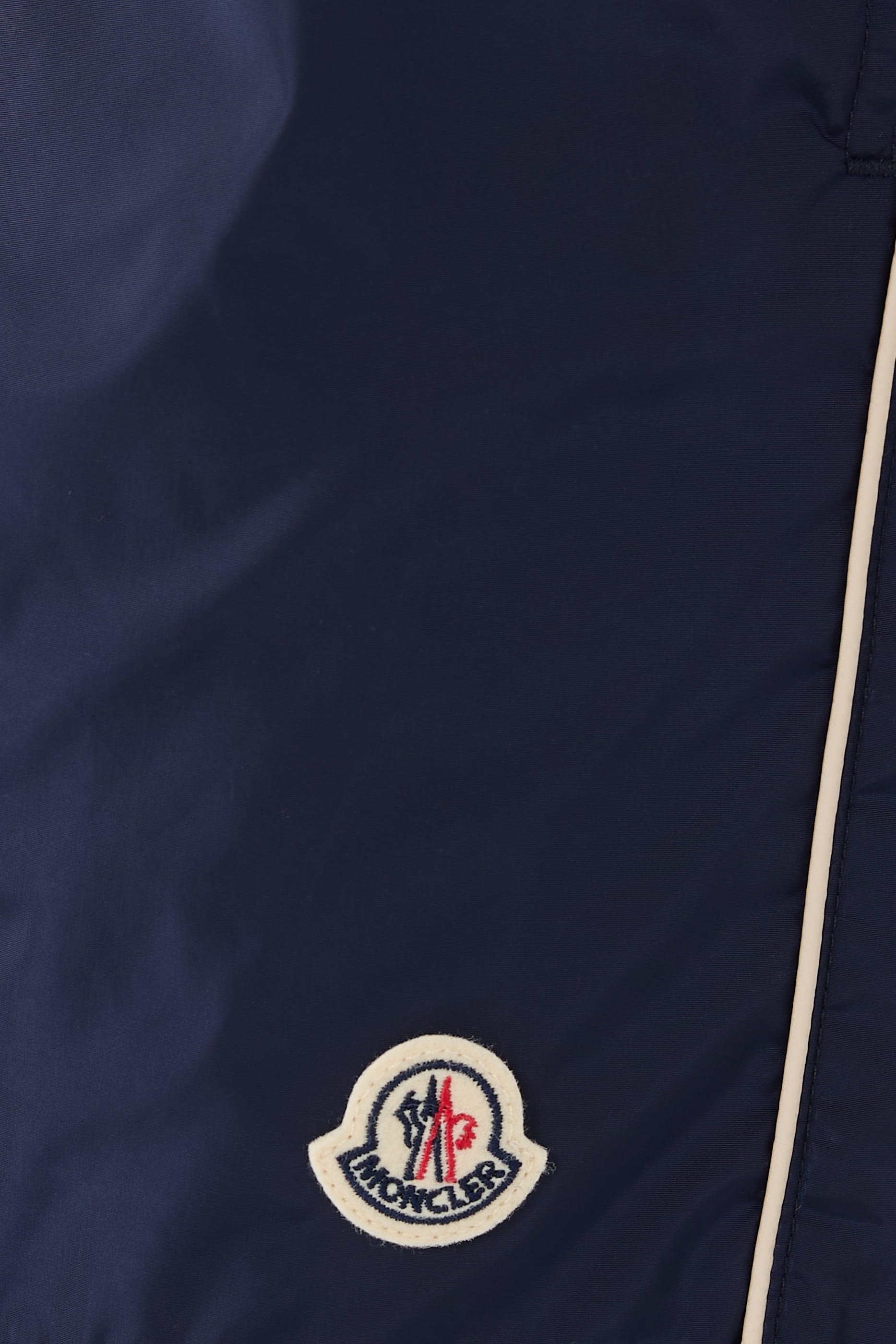 شورت سباحة برقعة شعار الماركة