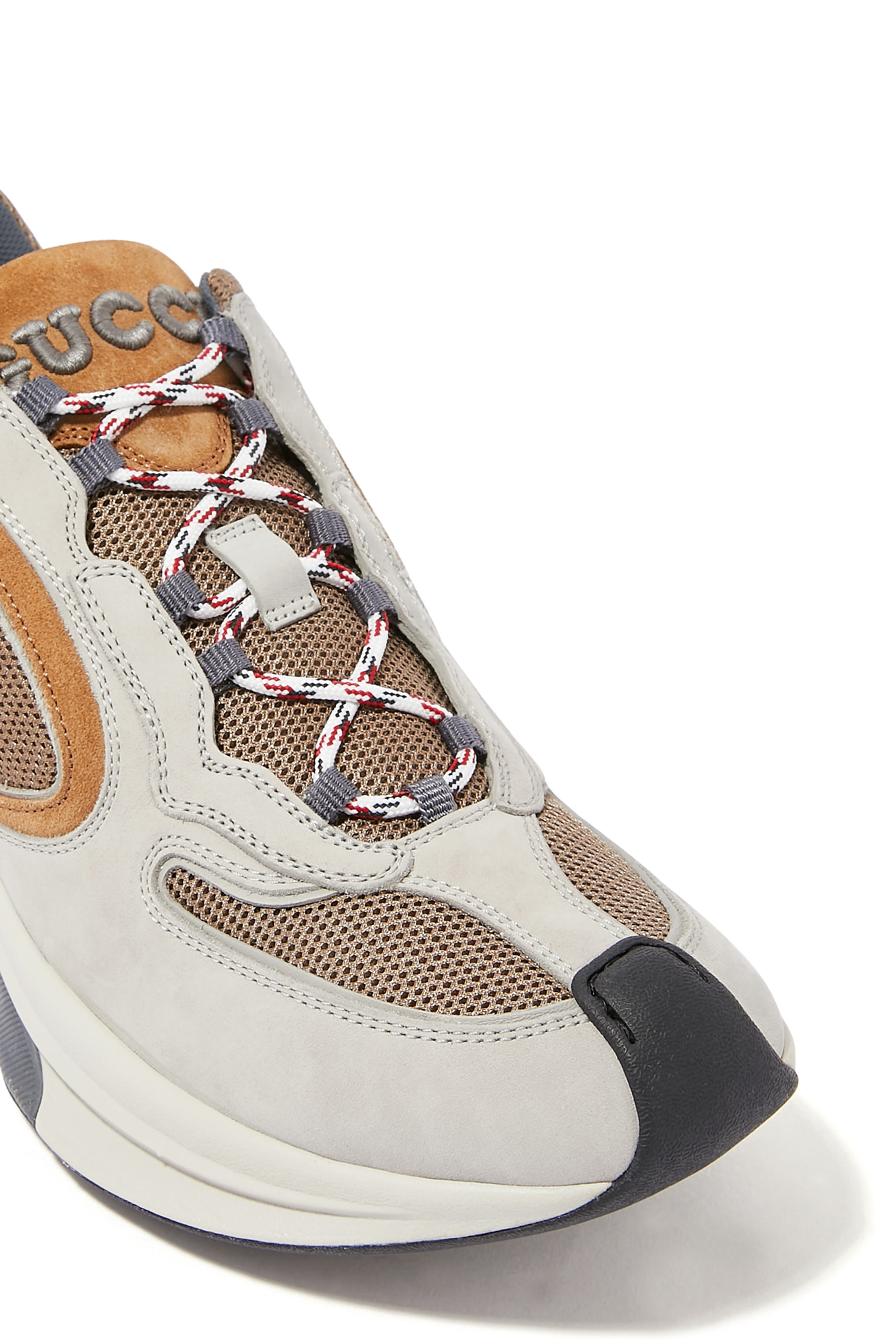 سنيكرز للجري جلد